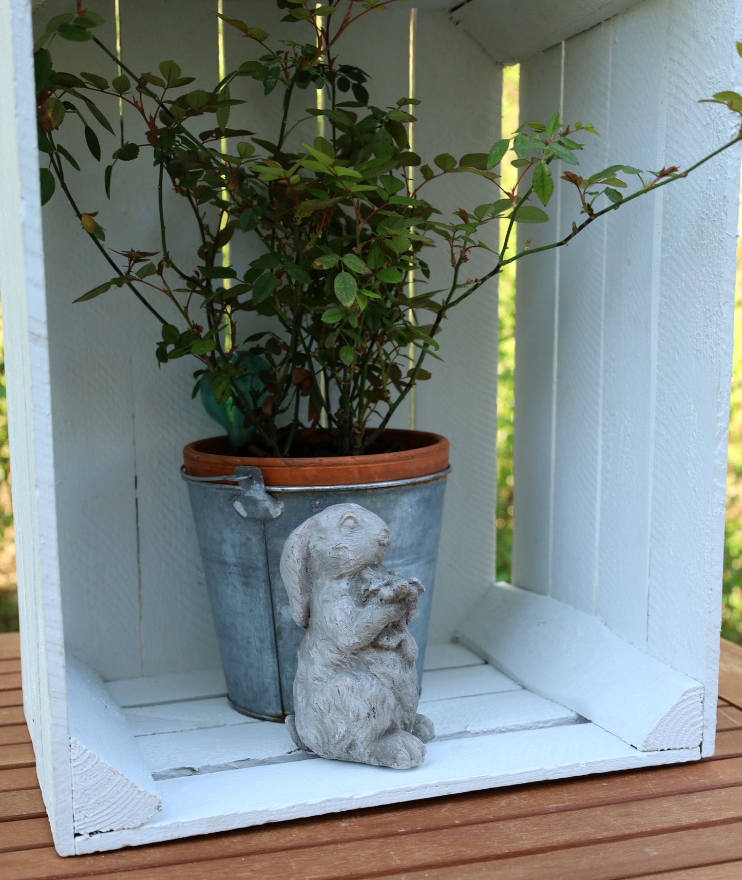 Oster Hase Steinguss Grau 15cm - Gartendeko Frühling Häschen Landhaus {{ Shabby Chic und Landhaus Deko }} {{ www.Stein-Alt.de }}