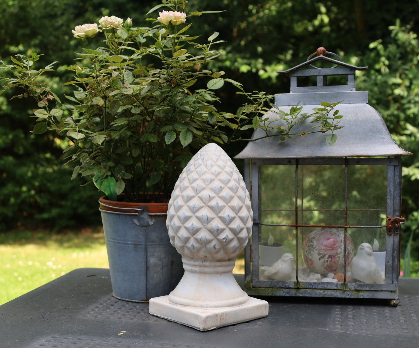 Pinienzapfen Terracotta | Garten-Deko Landhausstil für Balkon & Garten {{ Shabby Chic und Landhaus Deko }} {{ www.Stein-Alt.de }}