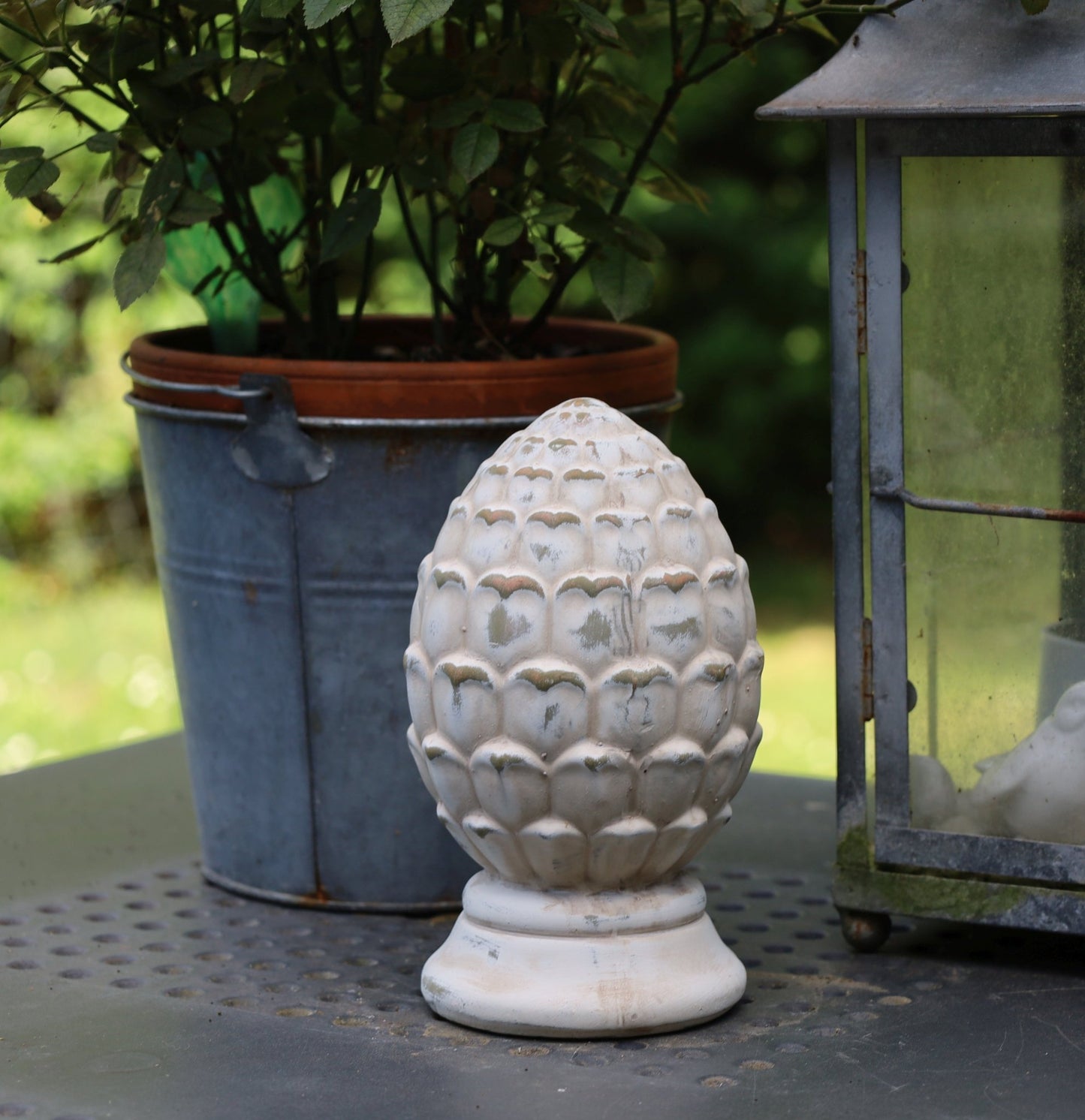 Pinienzapfen Terracotta | Garten-Deko Landhausstil für Balkon & Garten {{ Shabby Chic und Landhaus Deko }} {{ www.Stein-Alt.de }}