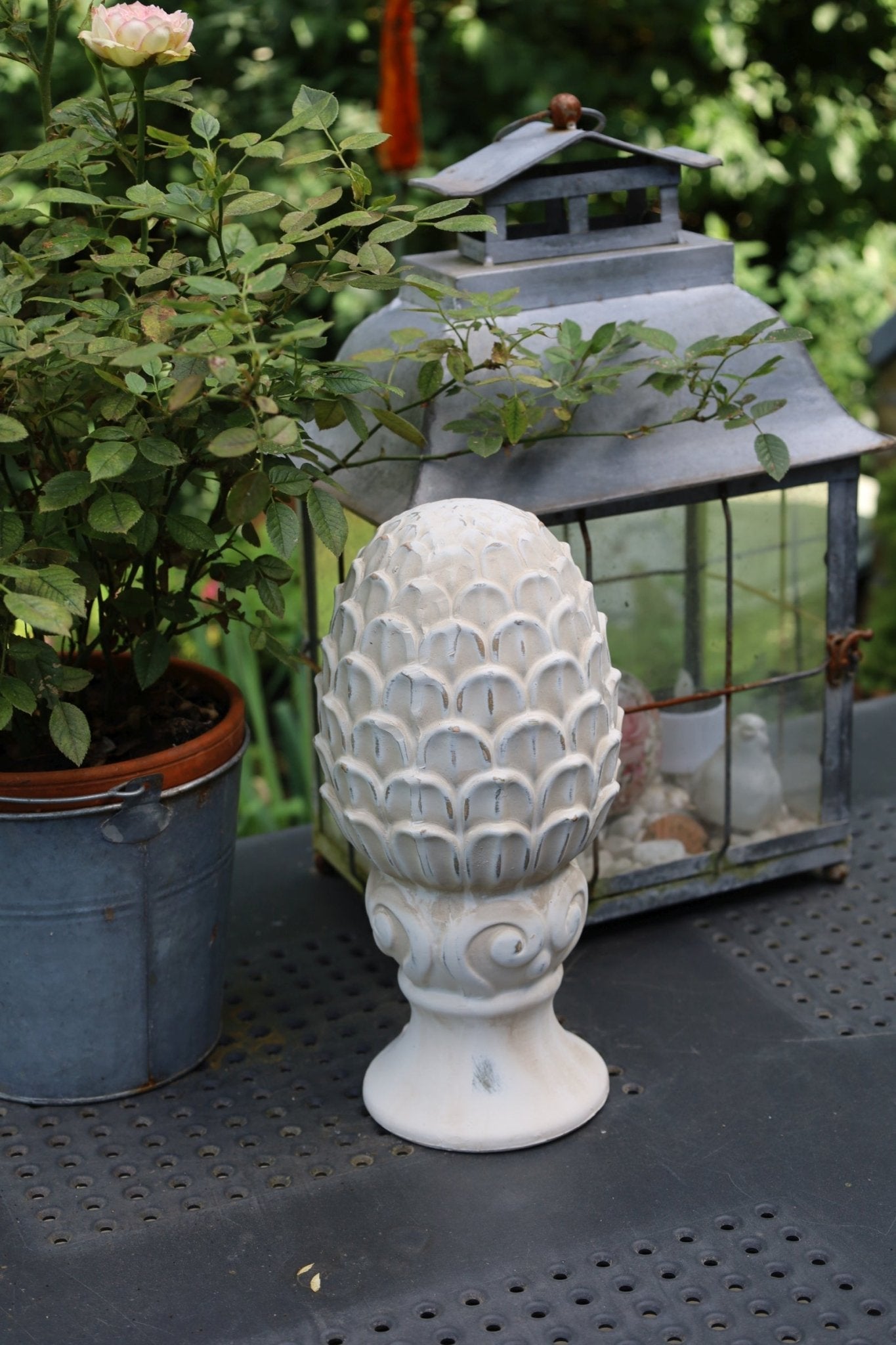 Pinienzapfen Terracotta | Garten-Deko Landhausstil für Balkon & Garten {{ Shabby Chic und Landhaus Deko }} {{ www.Stein-Alt.de }}