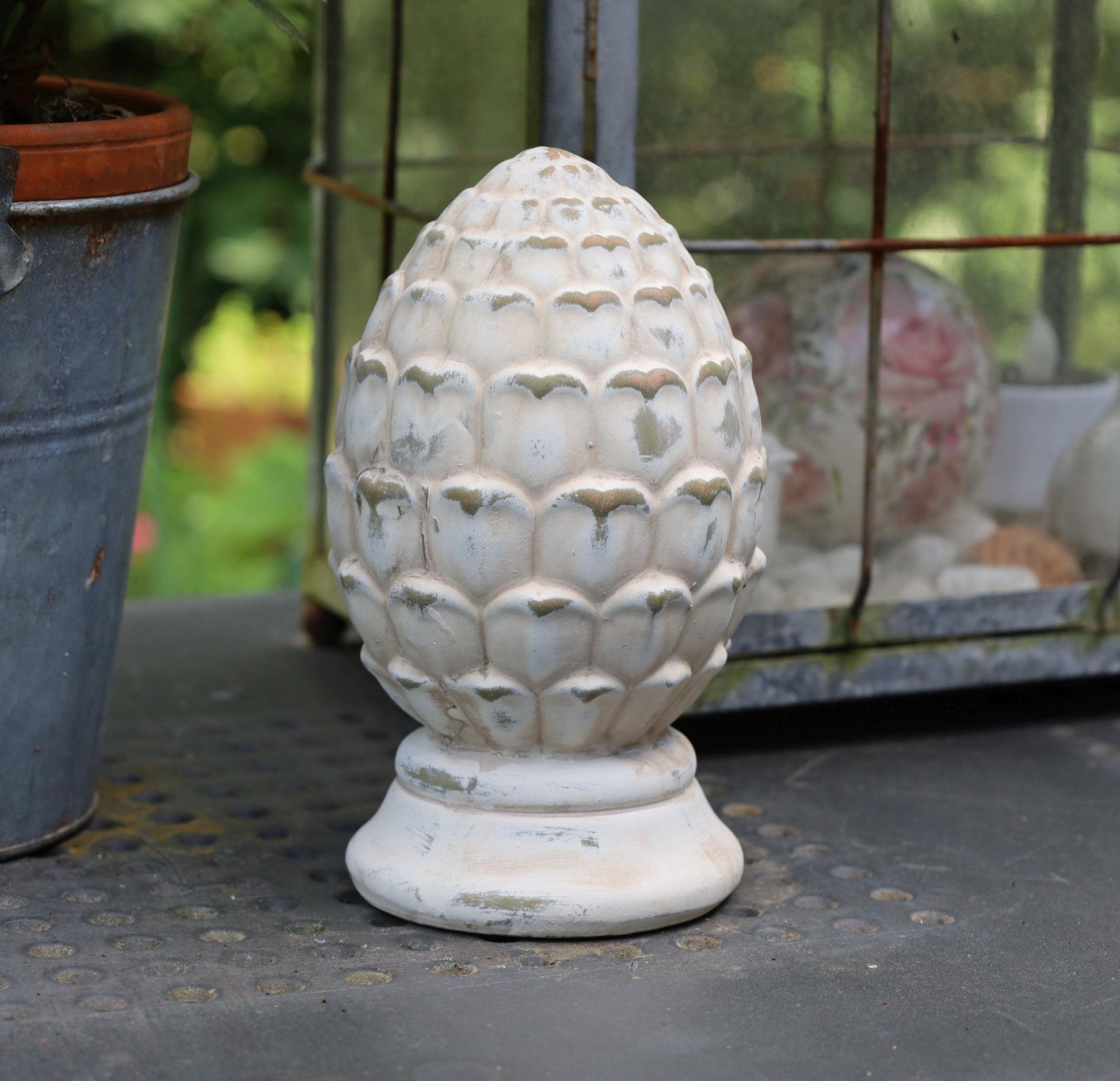 Pinienzapfen Terracotta | Garten-Deko Landhausstil für Balkon & Garten {{ Shabby Chic und Landhaus Deko }} {{ www.Stein-Alt.de }}
