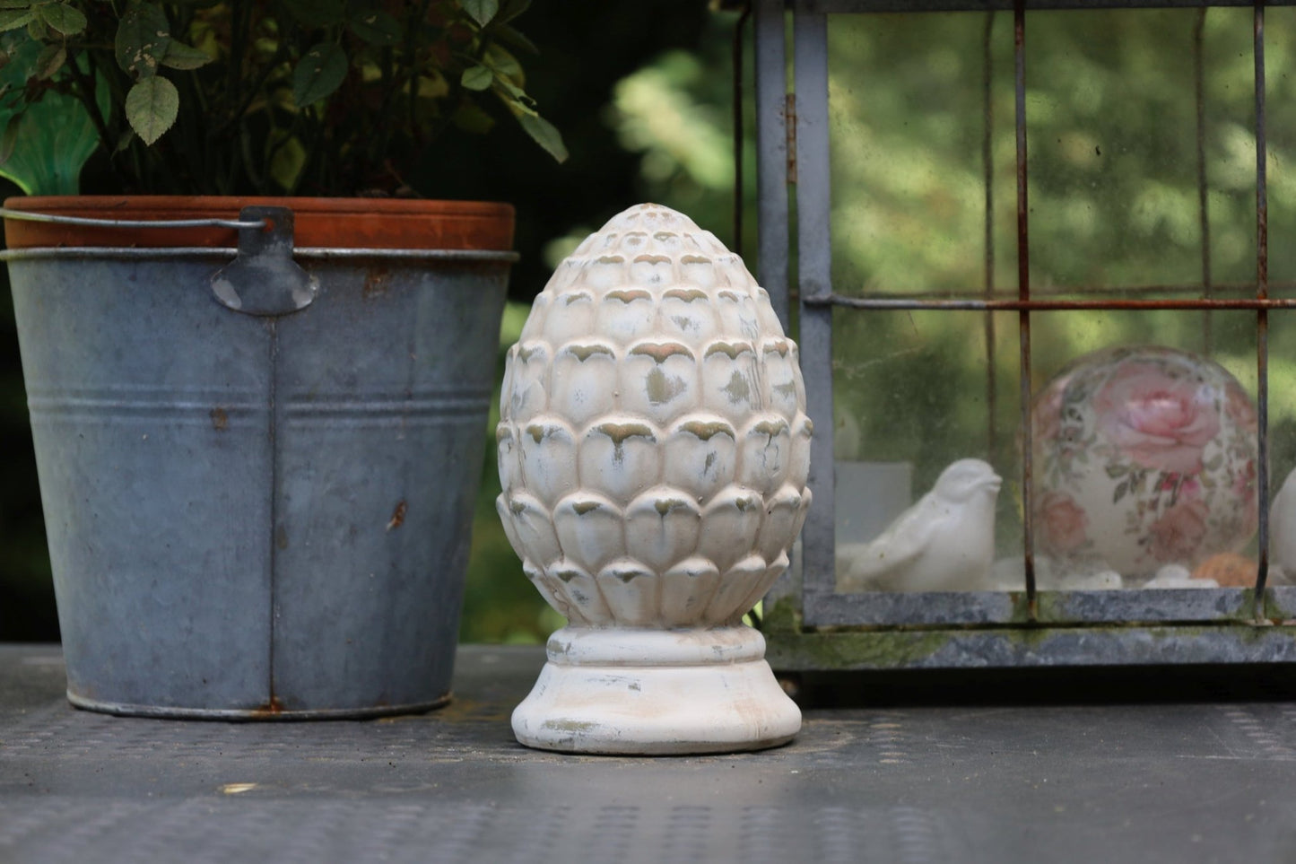 Pinienzapfen Terracotta | Garten-Deko Landhausstil für Balkon & Garten {{ Shabby Chic und Landhaus Deko }} {{ www.Stein-Alt.de }}