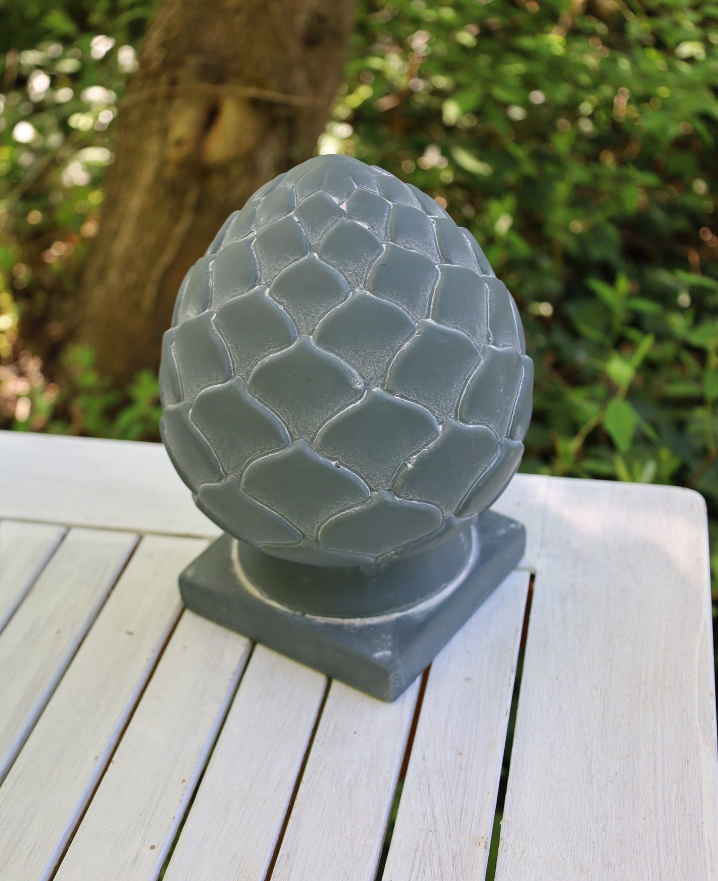 Pinienzapfen Terracotta Grau – Große Gartendeko im Landhausstil | Clayre & Eef {{ Shabby Chic und Landhaus Deko }} {{ www.Stein-Alt.de }}