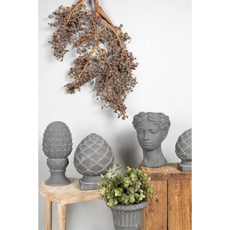 Pinienzapfen Terracotta Grau – Große Gartendeko im Landhausstil | Clayre & Eef {{ Shabby Chic und Landhaus Deko }} {{ www.Stein-Alt.de }}