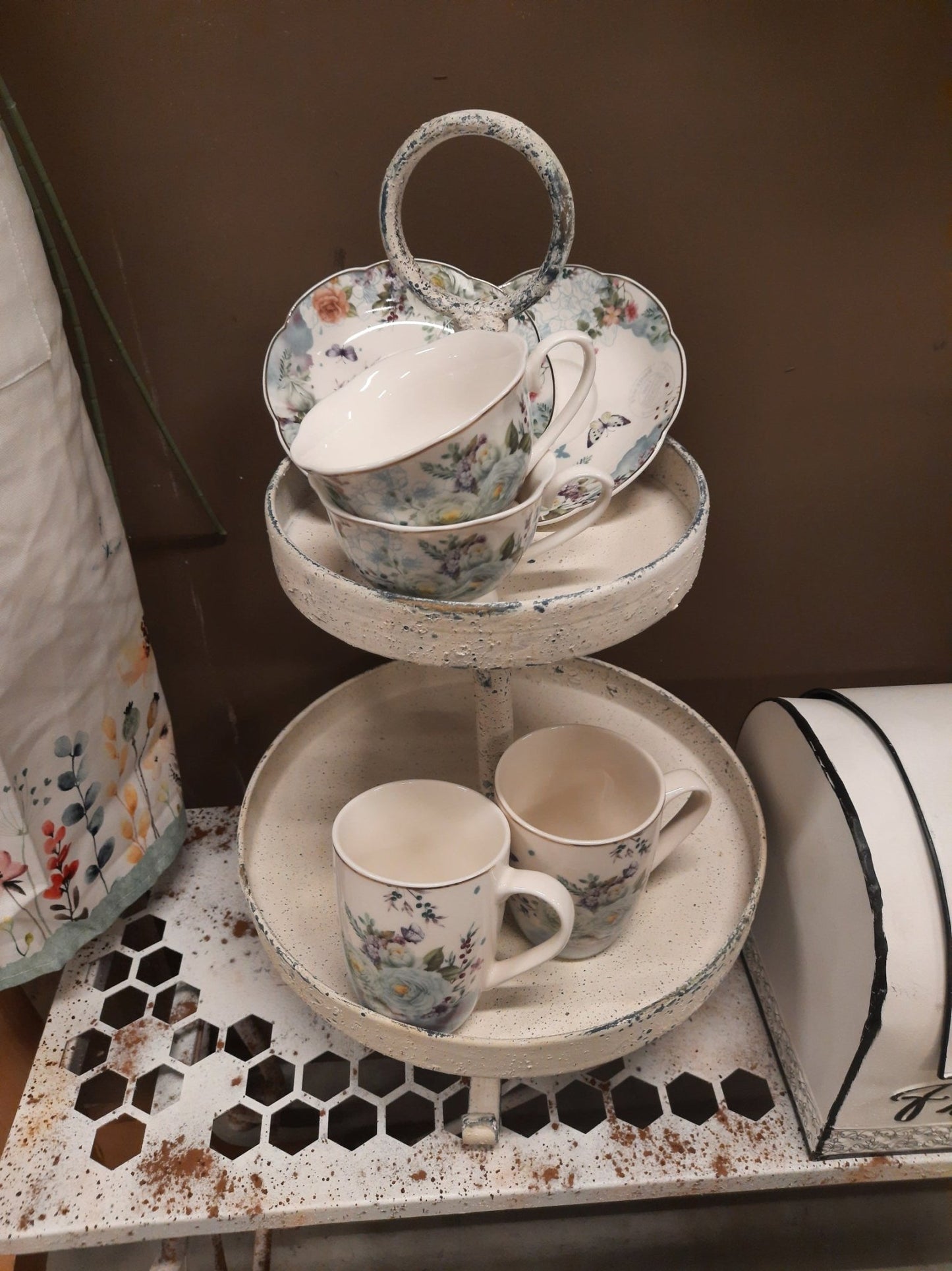 Porzellan Geschirr Blau-Weiß Blumen & Schmetterlinge – Mix & Match Landhausstil {{ Shabby Chic und Landhaus Deko }} {{ www.Stein-Alt.de }}