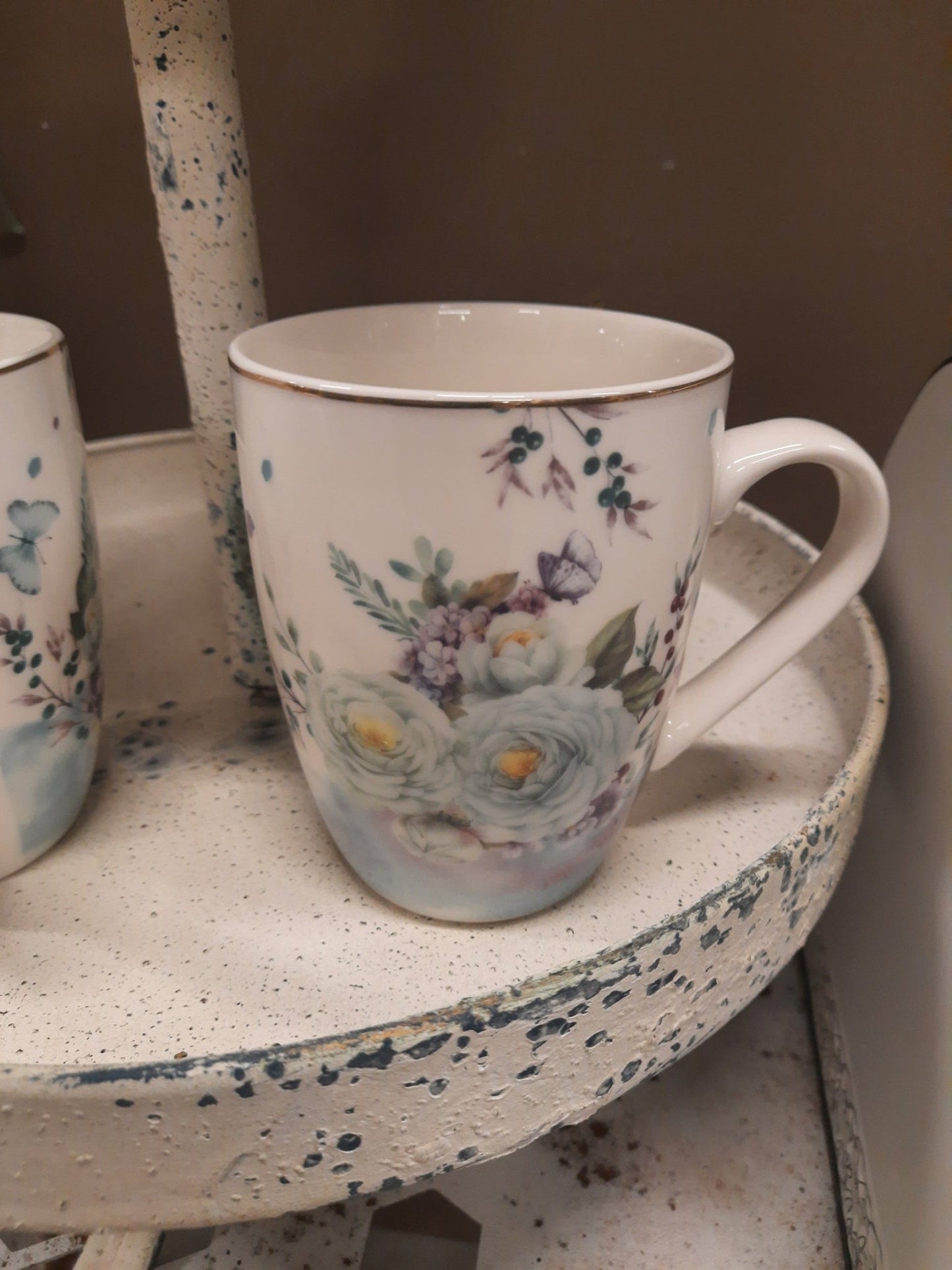 Porzellan Geschirr Blau-Weiß Blumen & Schmetterlinge – Mix & Match Landhausstil {{ Shabby Chic und Landhaus Deko }} {{ www.Stein-Alt.de }}