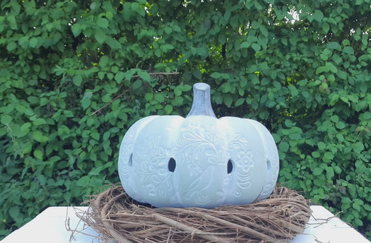 Kürbis-Figur Steinguss Grün - Herbstdeko mit Lichterkette