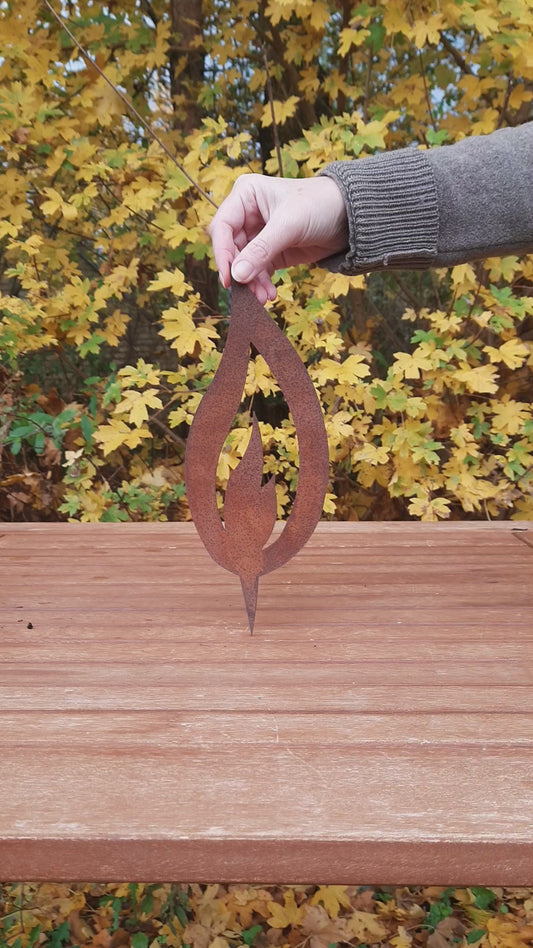 Edelrost Flamme Winterdekoration - Weihnachtsdeko für Balkon & Garten