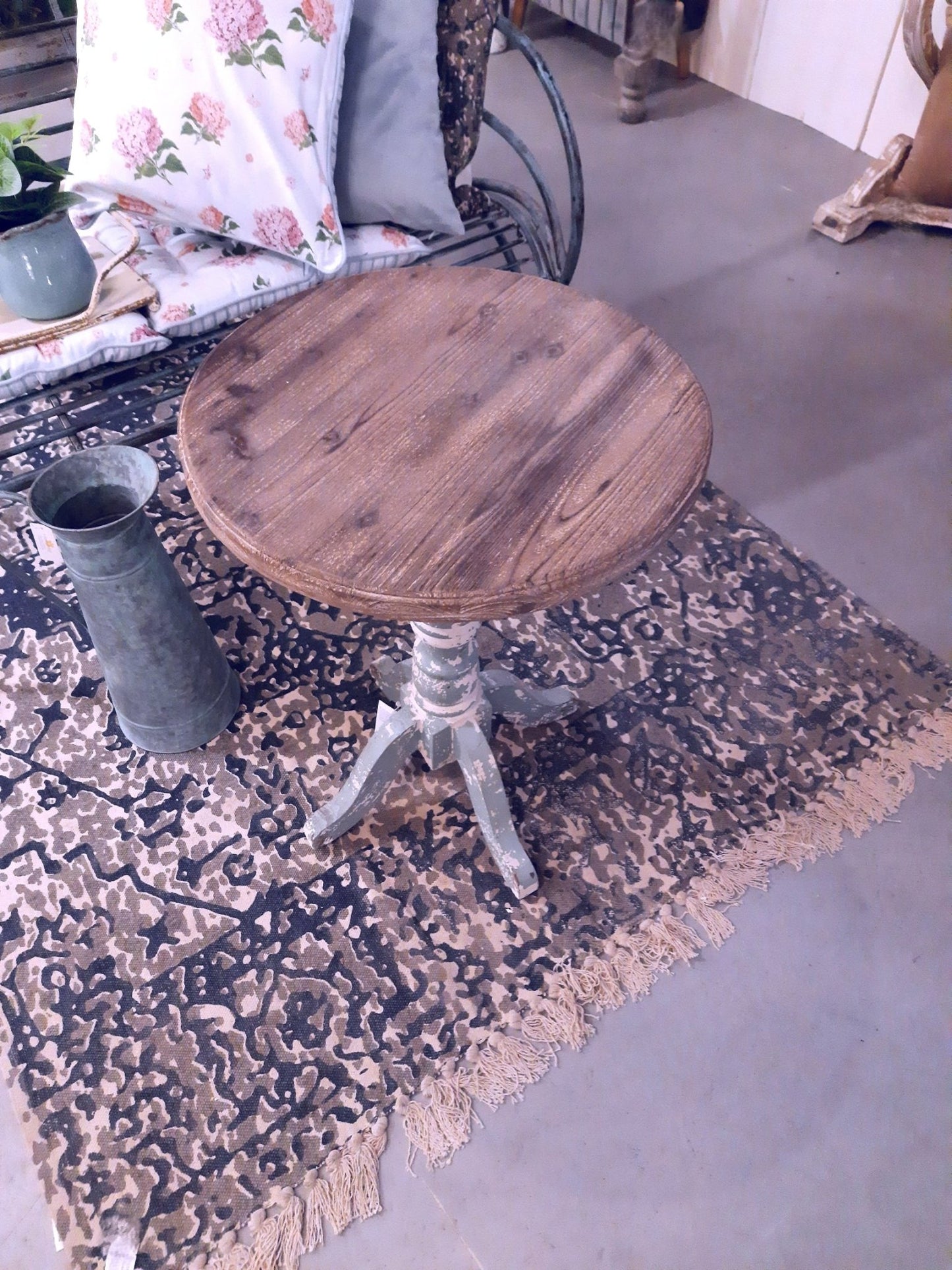 Runder Beistelltisch Holz Blau-Grau 48cm - Shabby Chic Landhaus {{ Shabby Chic und Landhaus Deko }} {{ www.Stein-Alt.de }}