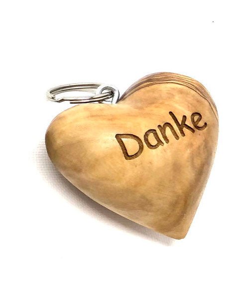 Schlüsselanhänger Herz aus Olivenholz mit Gravur 'Danke' - Handgefertigtes Geschenk {{ Shabby Chic und Landhaus Deko }} {{ www.Stein-Alt.de }}
