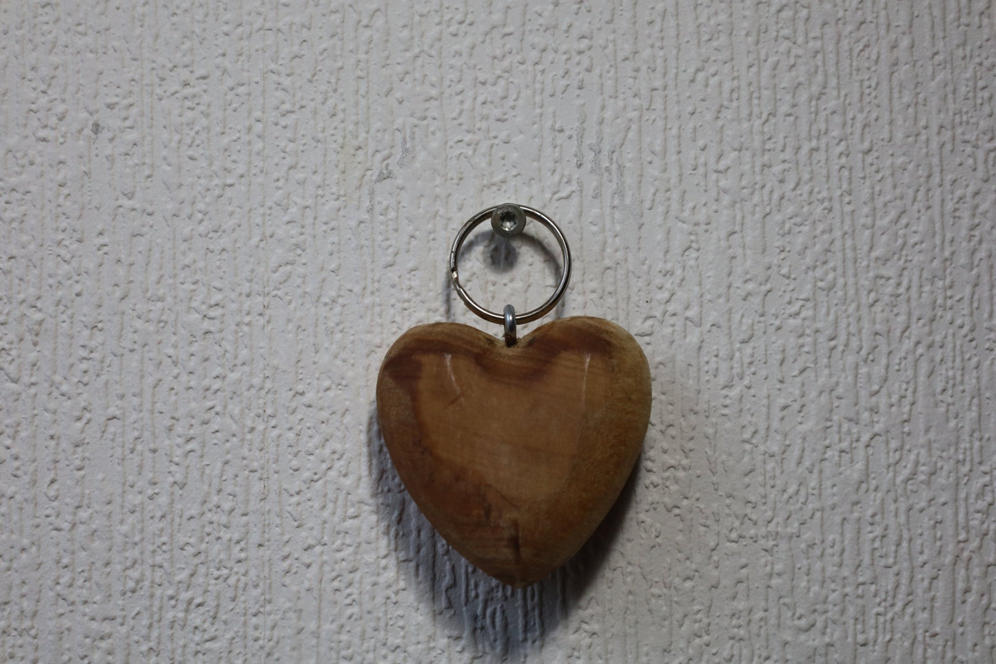 Schlüsselanhänger Herz aus Olivenholz mit Gravur 'Danke' - Handgefertigtes Geschenk {{ Shabby Chic und Landhaus Deko }} {{ www.Stein-Alt.de }}