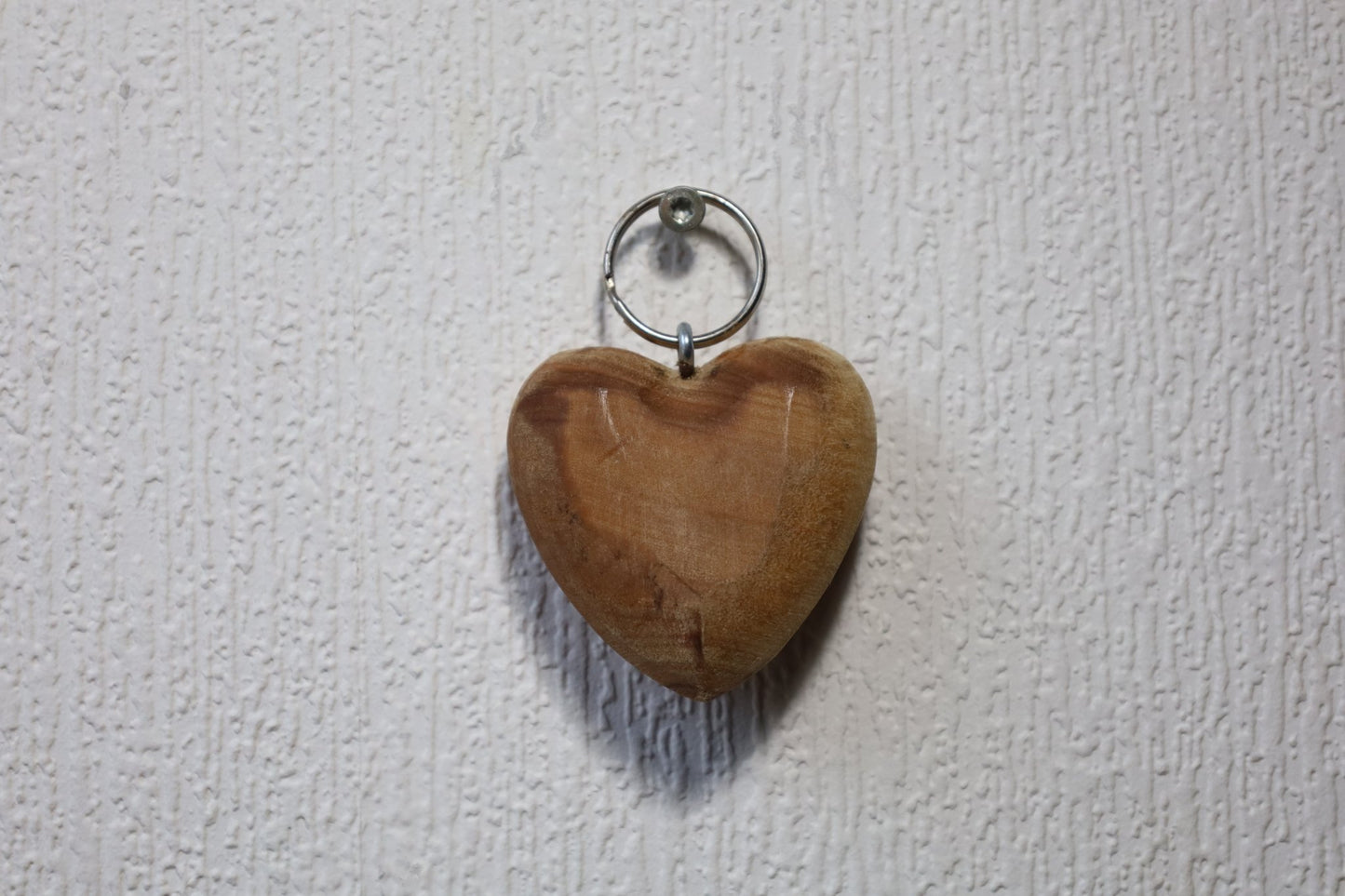 Schlüsselanhänger Herz aus Olivenholz mit Gravur 'Danke' - Handgefertigtes Geschenk {{ Shabby Chic und Landhaus Deko }} {{ www.Stein-Alt.de }}