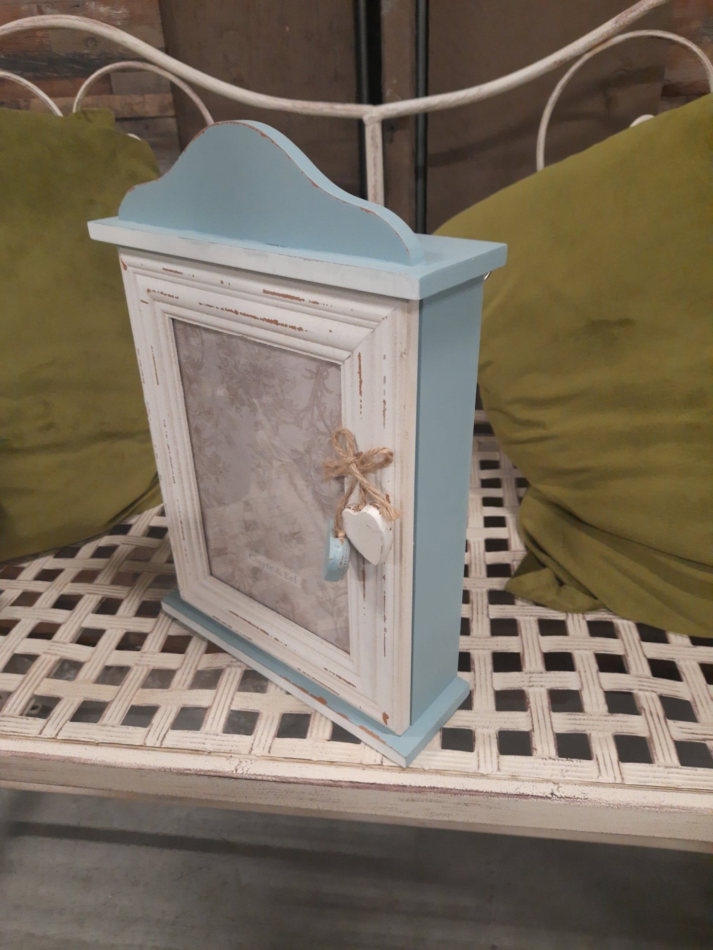 Schlüsselkasten Shabby Chic Blau-Weiß mit Bilderrahmen - Landhausstil {{ Shabby Chic und Landhaus Deko }} {{ www.Stein-Alt.de }}