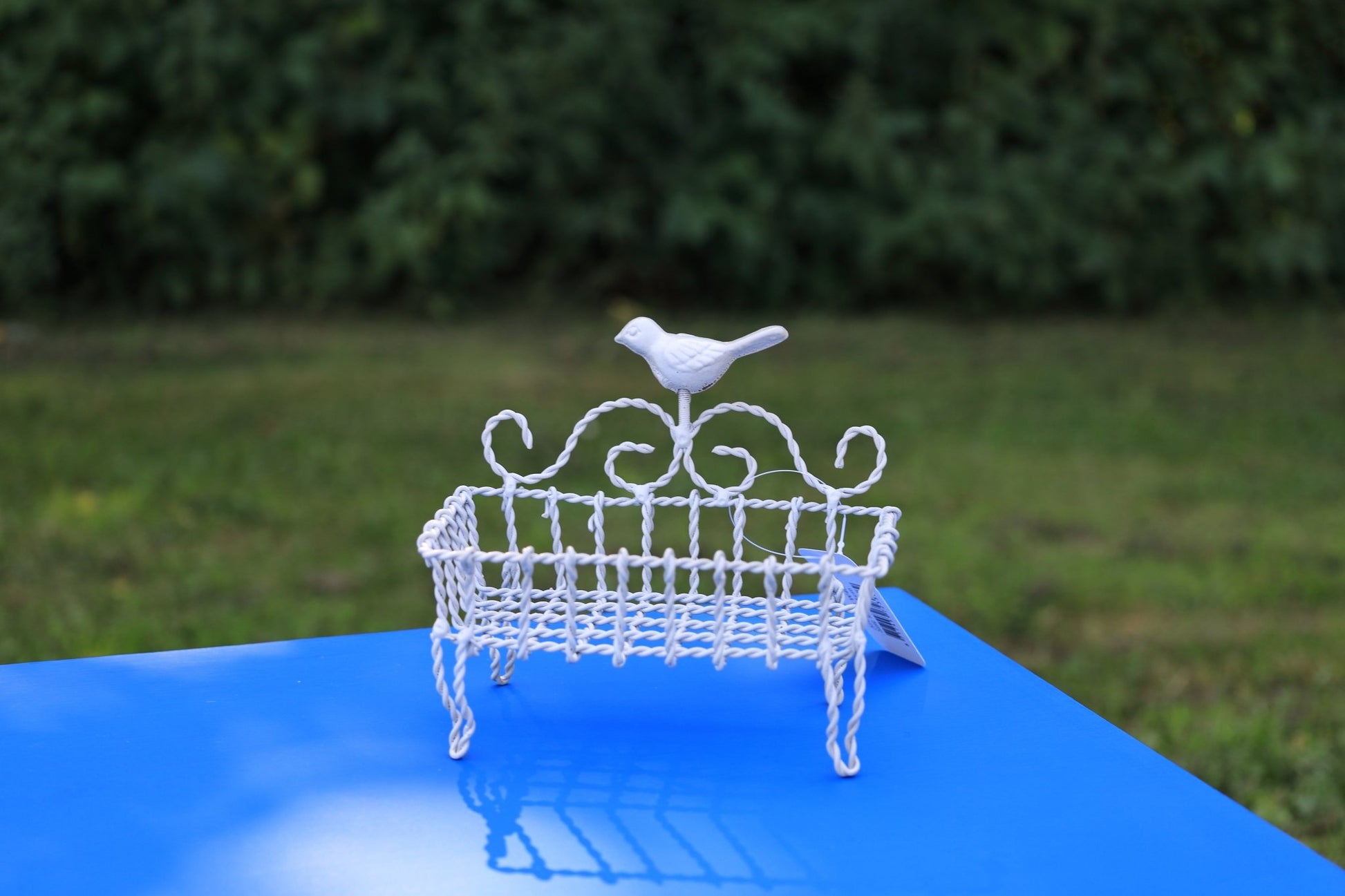 Seifenschale aus Metall in Weiß im Landhausstil mit Vögelchen {{ Shabby Chic und Landhaus Deko }} {{ www.Stein-Alt.de }}