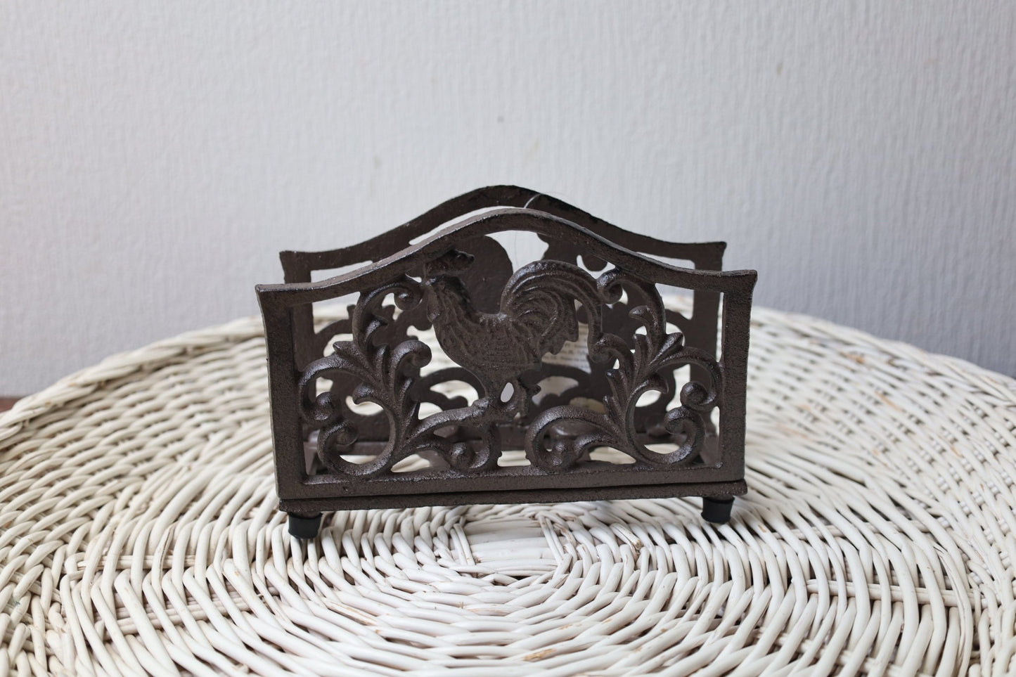 Serviettenhalter Hahn Gusseisen Braun - Vintage Oster-Tischdeko Landhausstil {{ Shabby Chic und Landhaus Deko }} {{ www.Stein-Alt.de }}