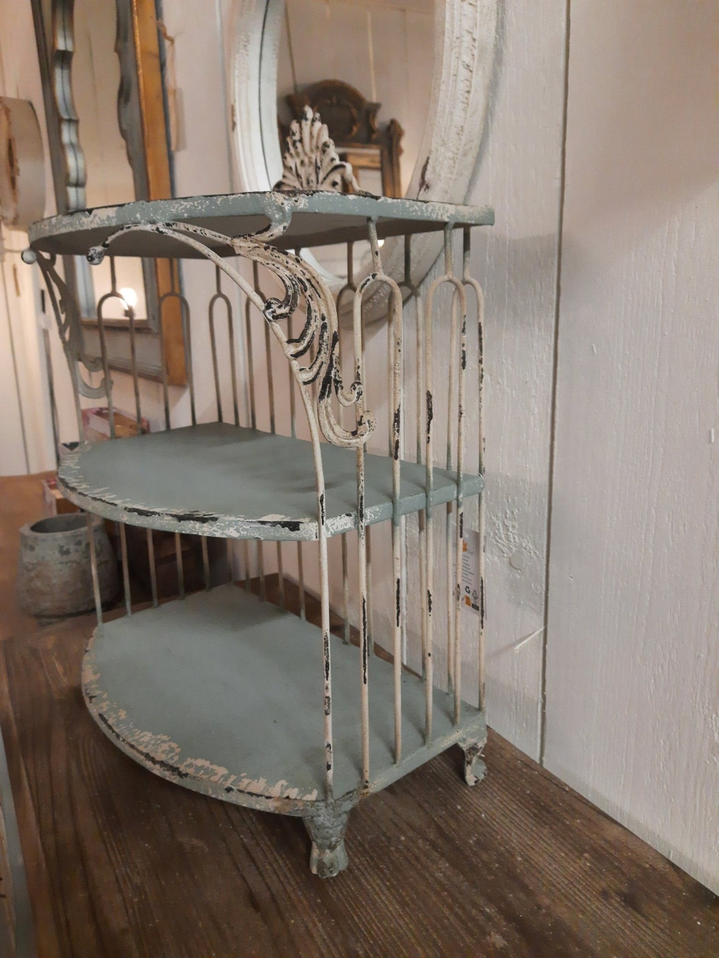 Shabby Chic Metallregal Grün-Beige 38x23x55cm - Vintage Wandregal Landhaus {{ Shabby Chic und Landhaus Deko }} {{ www.Stein-Alt.de }}