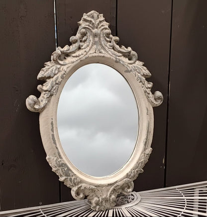 Wandspiegel Spiegel: Oval im Shabby Chic Barock-Stil aus Metall in Beige-Grau Shabby Chic und Landhaus Deko bei www.Stein-Alt.de