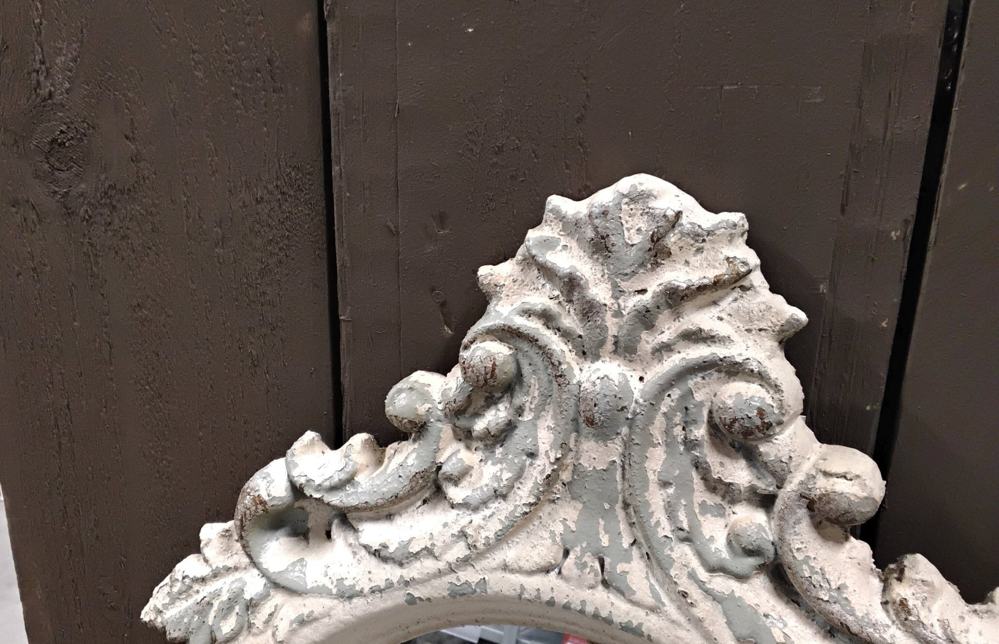 Spiegel: Oval im Shabby Chic Barock-Stil aus Metall in Beige-Grau {{ Shabby Chic und Landhaus Deko }} {{ www.Stein-Alt.de }}