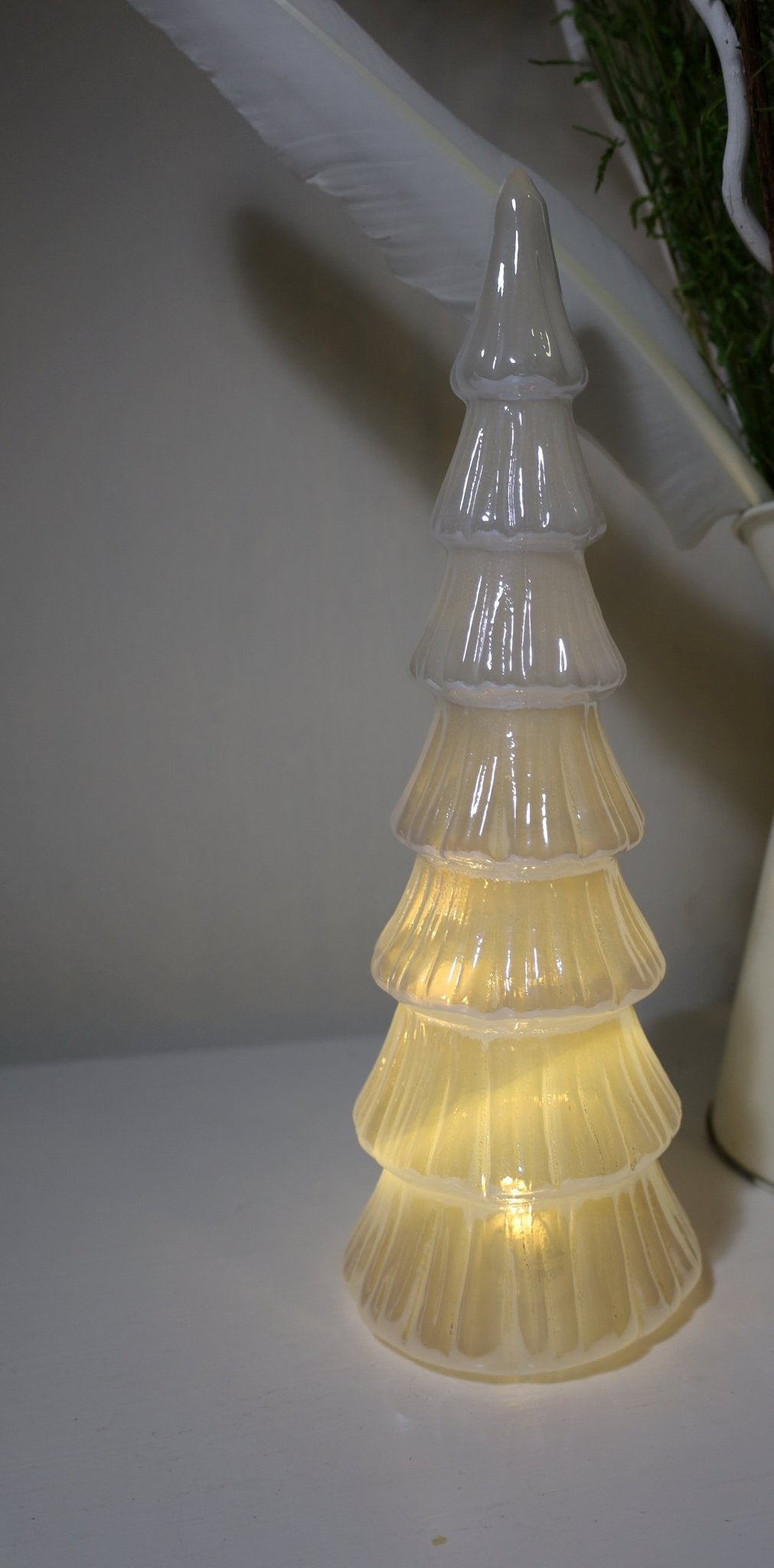 Tannenbaum aus Glas, Lichterbaum mit LED Beleuchtung in weiß, Weihnachten Winter {{ Shabby Chic und Landhaus Deko }} {{ www.Stein-Alt.de }}