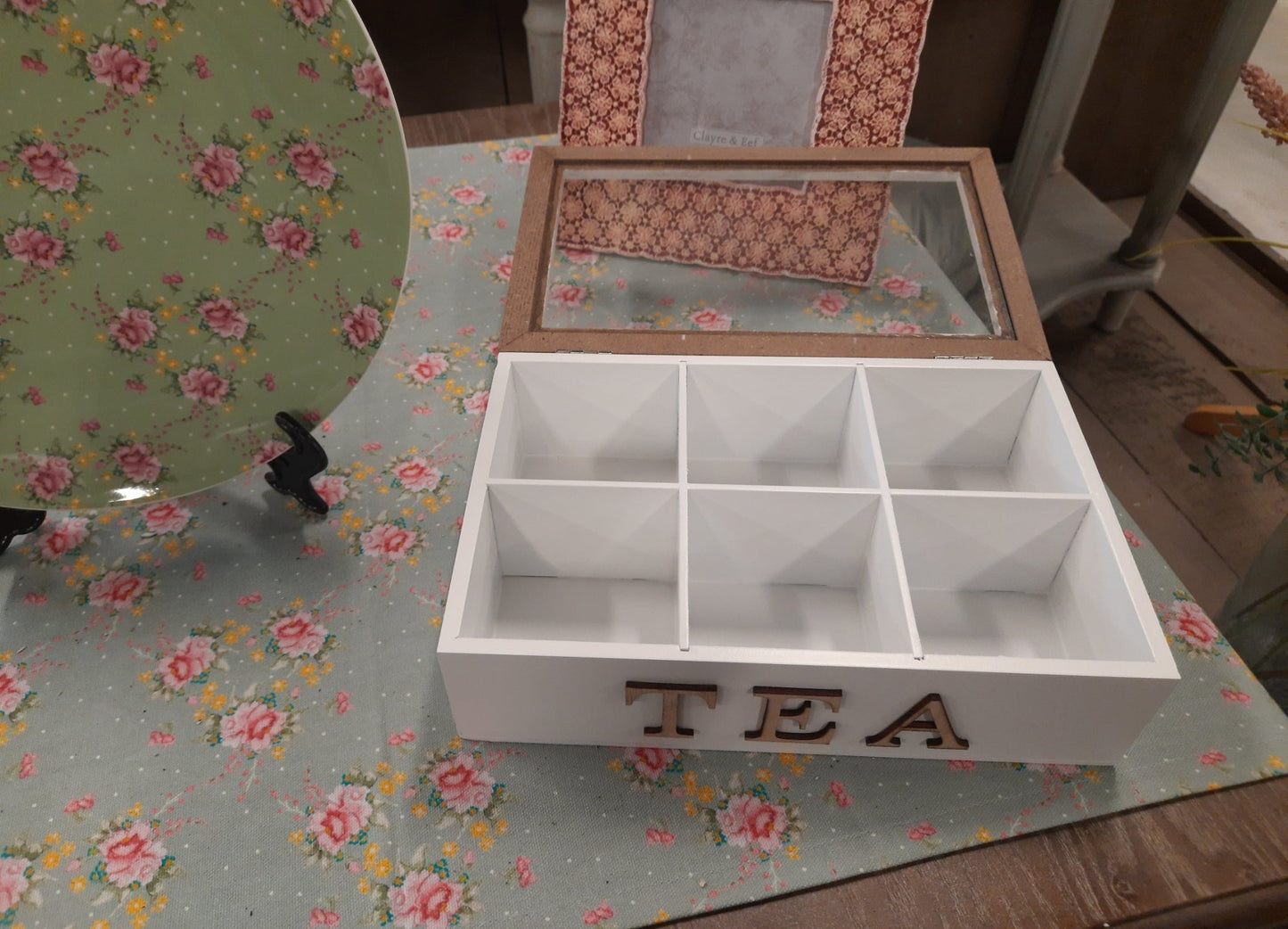 Teebox mit 6 Fächern - Rechteckig Weiß/Braun 23x17x8 cm {{ Shabby Chic und Landhaus Deko }} {{ www.Stein-Alt.de }}