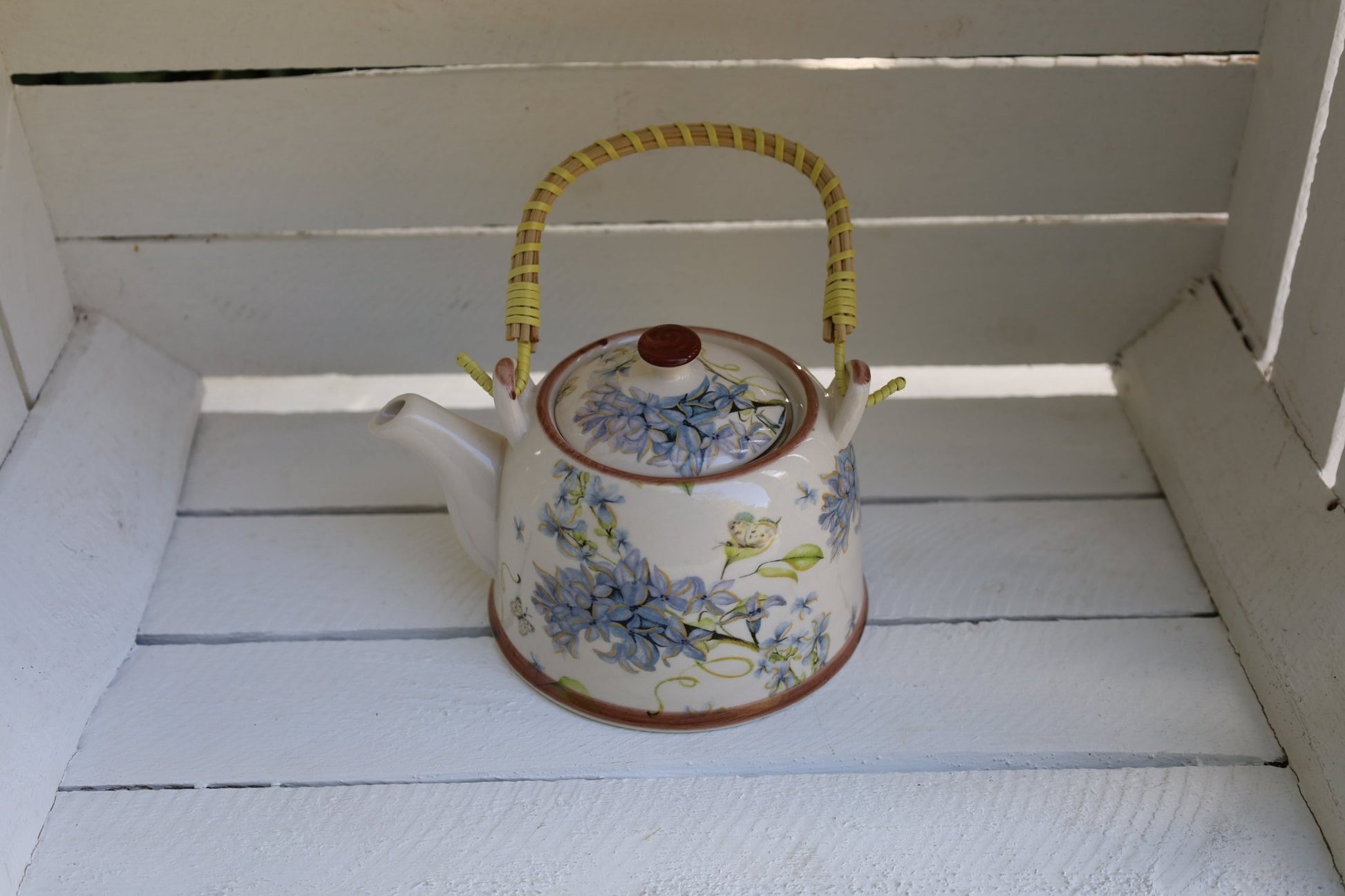 Teekanne aus Keramik inklusive Teesieb, 800 ml mit Blumenmotiv, Landhausstil {{ Shabby Chic und Landhaus Deko }} {{ www.Stein-Alt.de }}