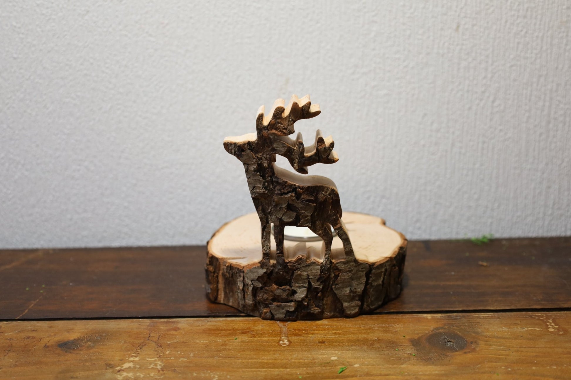 Teelichthalter Baumstamm mit Hirsch - Rustikale Weihnachtsdeko Holz {{ Shabby Chic und Landhaus Deko }} {{ www.Stein-Alt.de }}