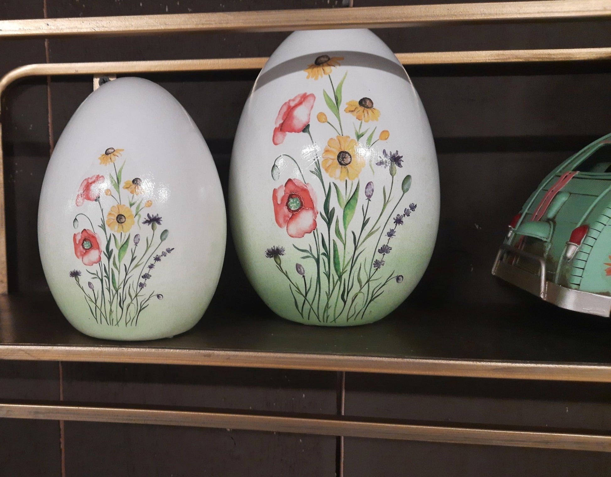 Terrakotta Ei mit Blumenmotiv - Frühlingsdeko Landhausstil, Ostern {{ Shabby Chic und Landhaus Deko }} {{ www.Stein-Alt.de }}