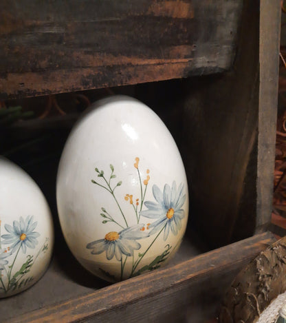 Figur Terrakotta Ei mit Kornblumen – Frühlingsdeko Ostern Landhausstil Shabby Chic und Landhaus Deko bei www.Stein-Alt.de
