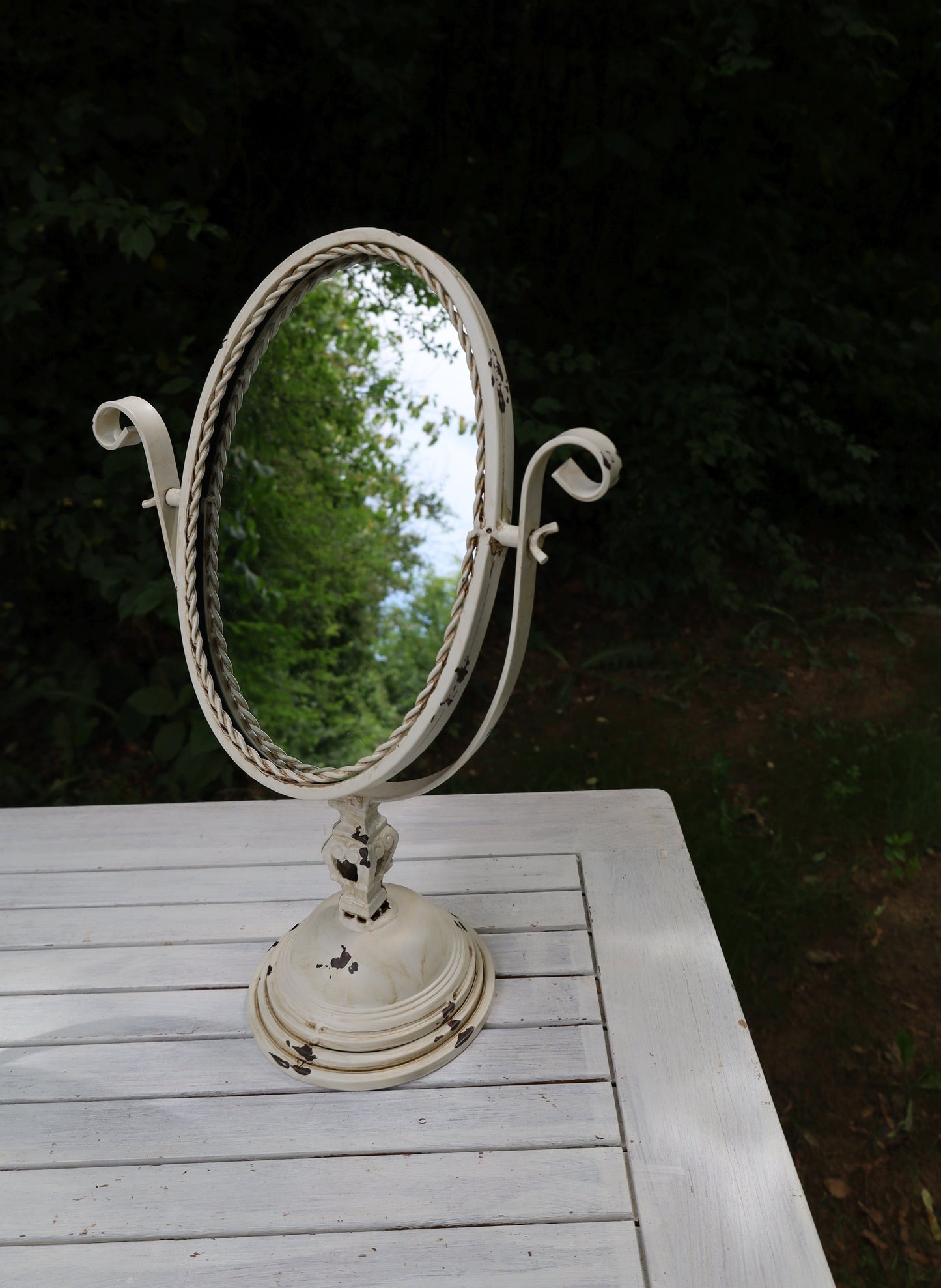 Tischspiegel Brocante-Stil – Schminkspiegel aus Metall in Creme | Clayre & Eef {{ Shabby Chic und Landhaus Deko }} {{ www.Stein-Alt.de }}
