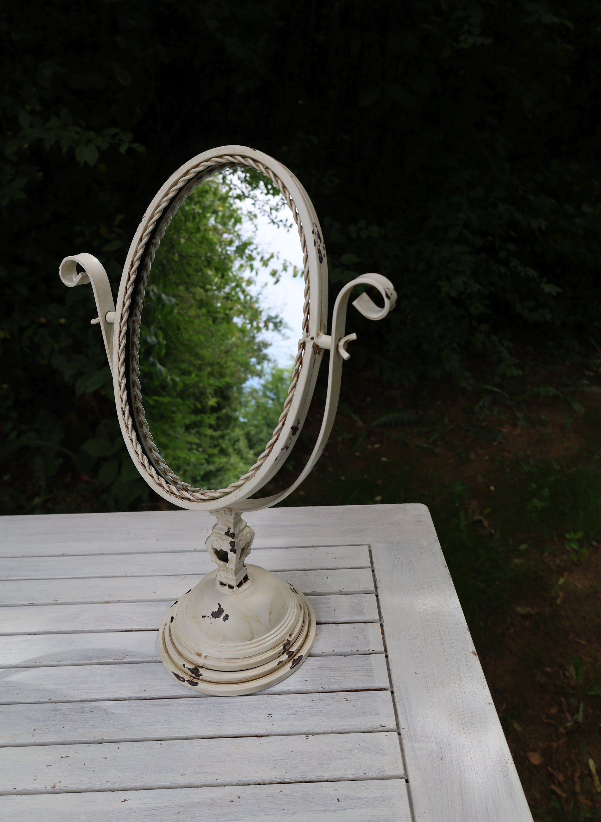 Tischspiegel Brocante-Stil – Schminkspiegel aus Metall in Creme | Clayre & Eef {{ Shabby Chic und Landhaus Deko }} {{ www.Stein-Alt.de }}