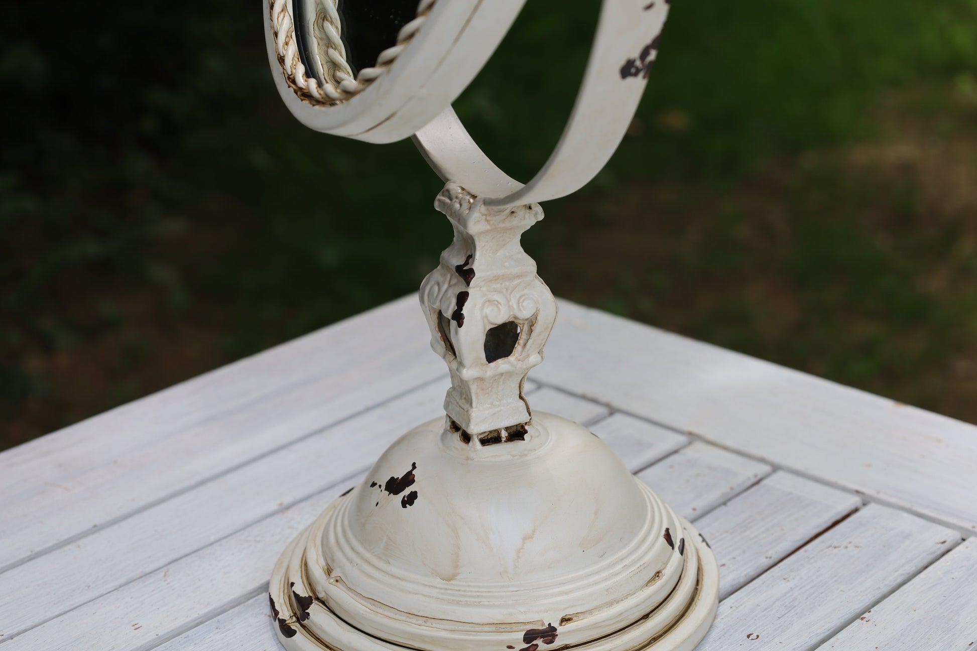 Tischspiegel Brocante-Stil – Schminkspiegel aus Metall in Creme | Clayre & Eef {{ Shabby Chic und Landhaus Deko }} {{ www.Stein-Alt.de }}