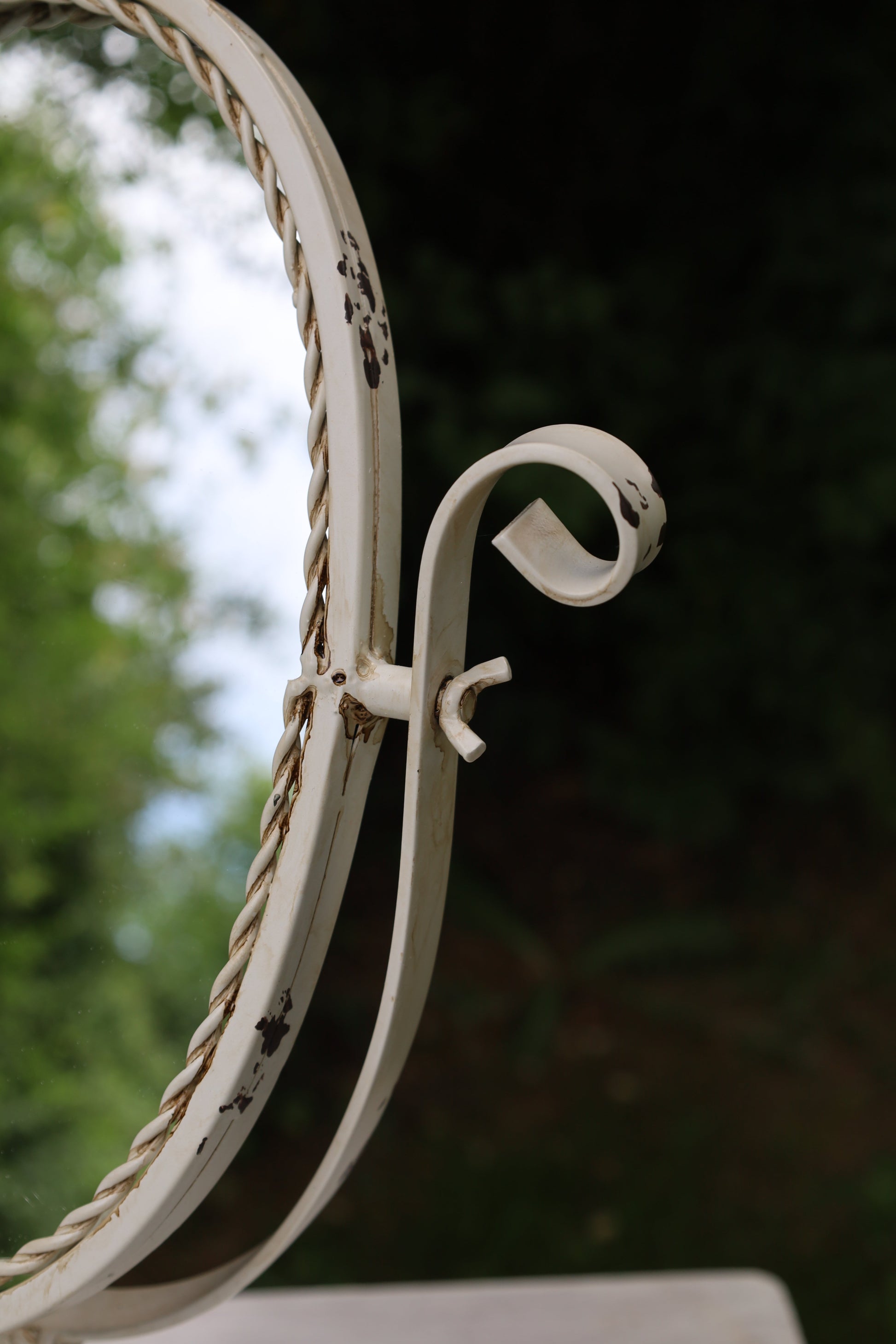 Tischspiegel Brocante-Stil – Schminkspiegel aus Metall in Creme | Clayre & Eef {{ Shabby Chic und Landhaus Deko }} {{ www.Stein-Alt.de }}