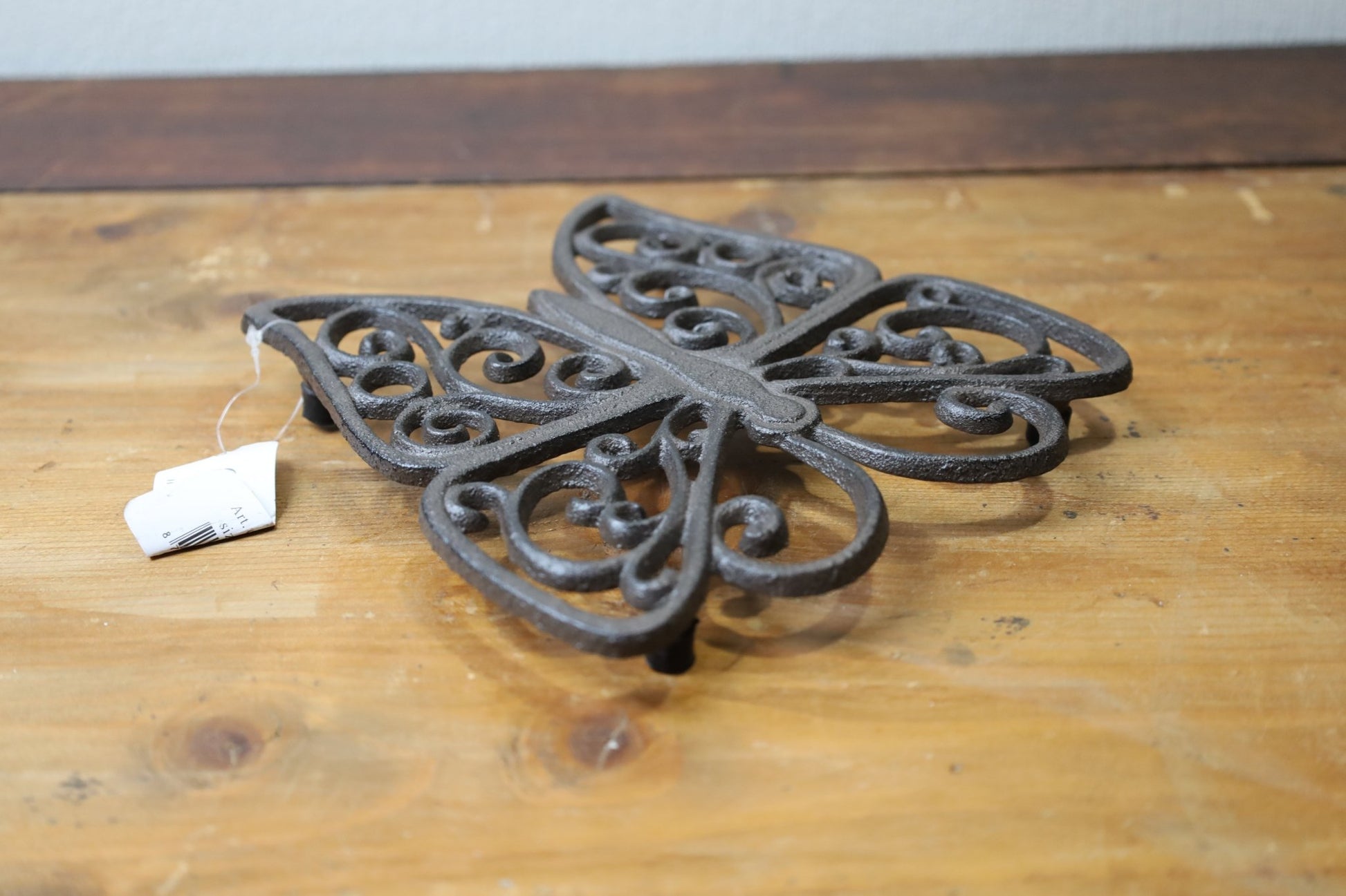 Topfuntersetzer Schmetterling aus Gusseisen - Landhausstil {{ Shabby Chic und Landhaus Deko }} {{ www.Stein-Alt.de }}