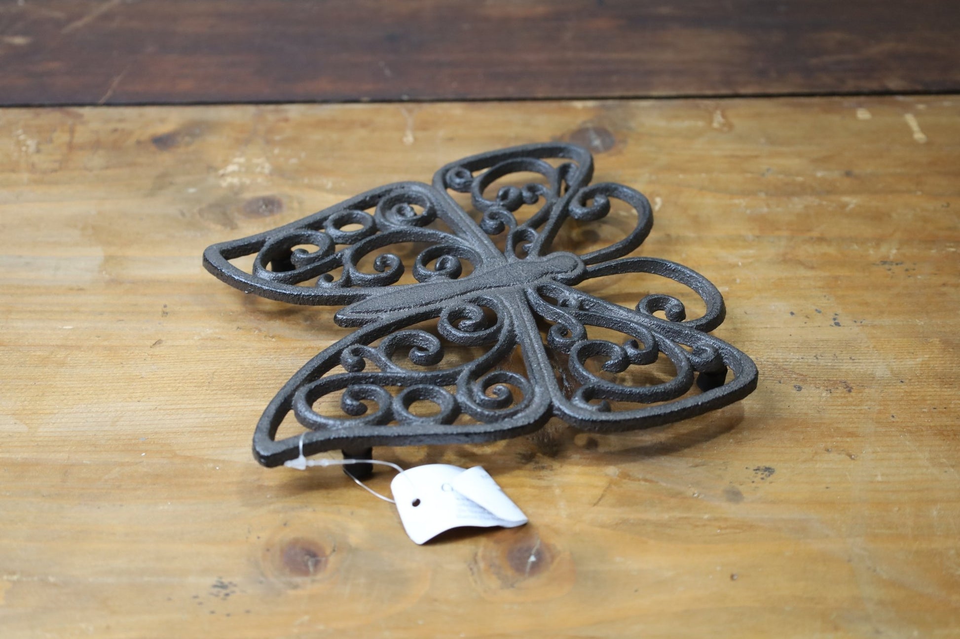 Topfuntersetzer Schmetterling aus Gusseisen - Landhausstil {{ Shabby Chic und Landhaus Deko }} {{ www.Stein-Alt.de }}