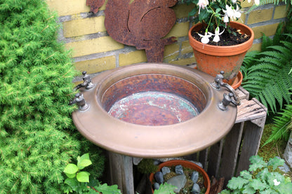 Vintage Kohlenpfanne aus Kupfer – Gartendeko im Landhausstil {{ Shabby Chic und Landhaus Deko }} {{ www.Stein-Alt.de }}