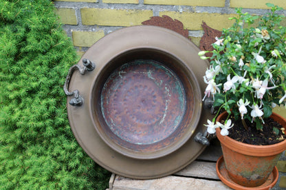 Vintage Kohlenpfanne aus Kupfer – Gartendeko im Landhausstil {{ Shabby Chic und Landhaus Deko }} {{ www.Stein-Alt.de }}