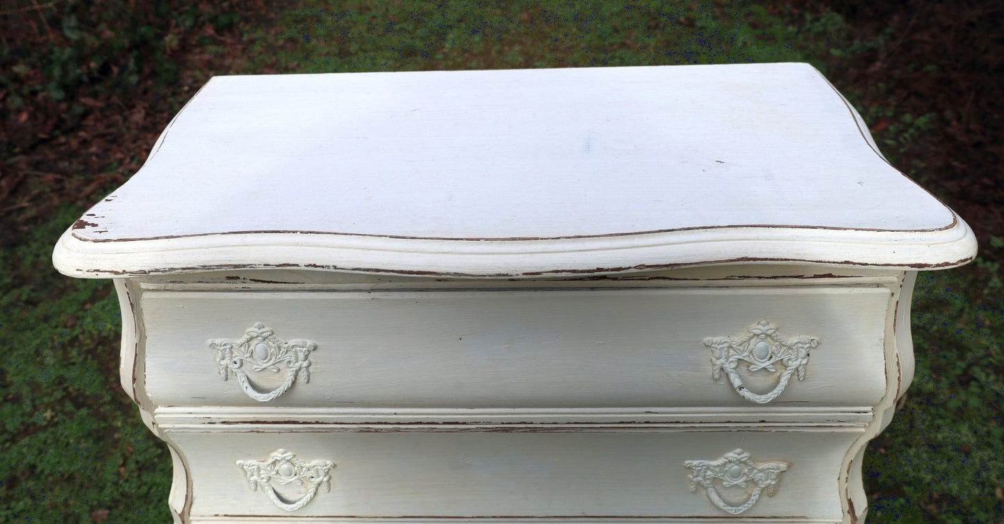 Vintage Kommode Creme Barock-Stil Shabby Chic | Massivholz Beistelltisch {{ Shabby Chic und Landhaus Deko }} {{ www.Stein-Alt.de }}