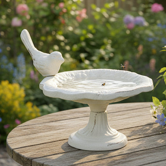 Garten-Deko im Shabby Chic Stil aus Eisen in Weiß, Insektenränke mit Vogel {{ Shabby Chic und Landhaus Deko }} {{ www.Stein-Alt.de The cosy Cottage }}