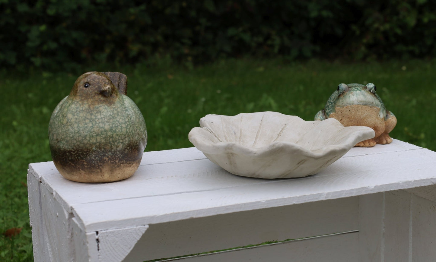 Vogeltränke Steinguss Blatt-Design | Vogelbad Garten & Balkon Landhaus Ø22 cm {{ Shabby Chic und Landhaus Deko }} {{ www.Stein-Alt.de }}