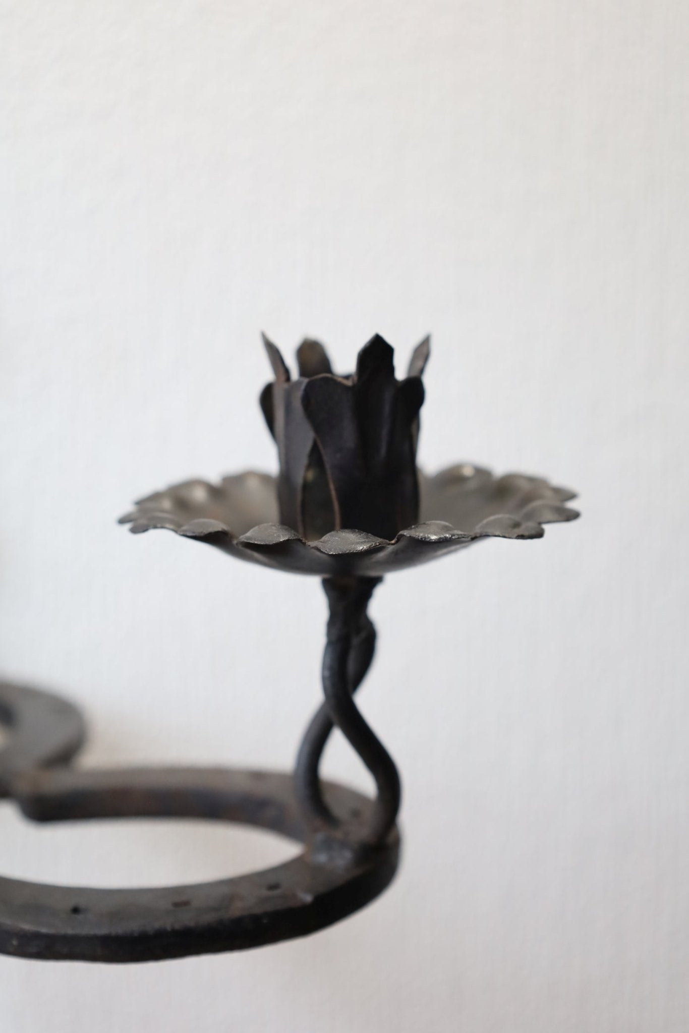 Wandkerzenhalter Hufeisen Gusseisen Schwarz - Kleeblatt-Design für 2 Kerzen Landhaus {{ Shabby Chic und Landhaus Deko }} {{ www.Stein-Alt.de }}