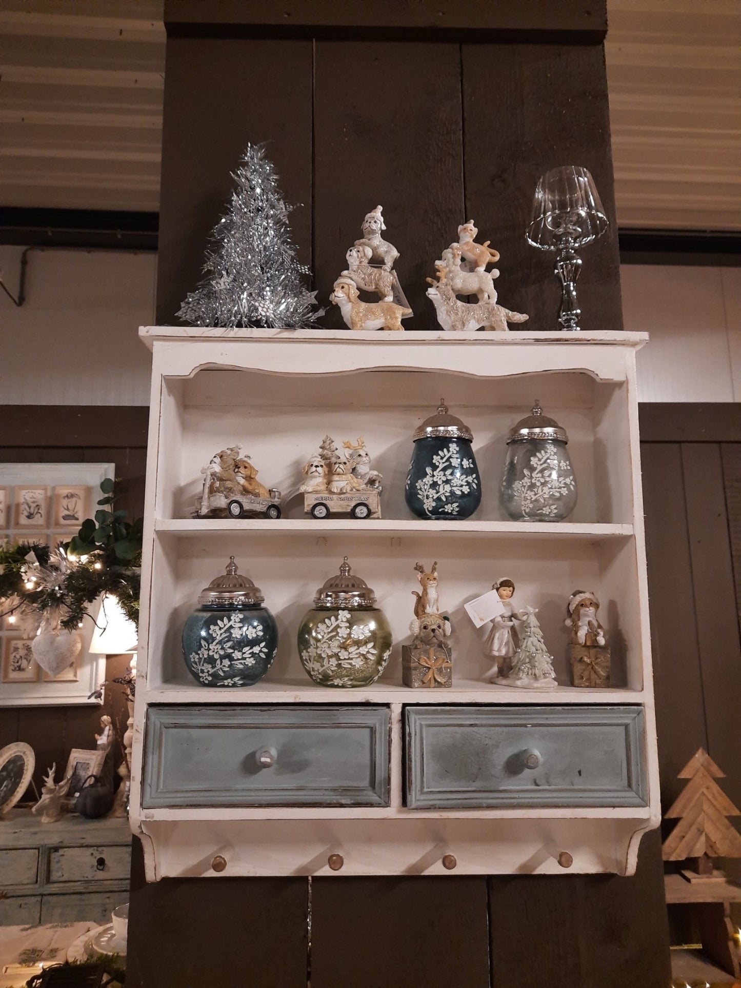 Wandregal Holz mit Schubladen & Haken - Shabby Chic Landhausstil Weiß, Braun {{ Shabby Chic und Landhaus Deko }} {{ www.Stein-Alt.de }}