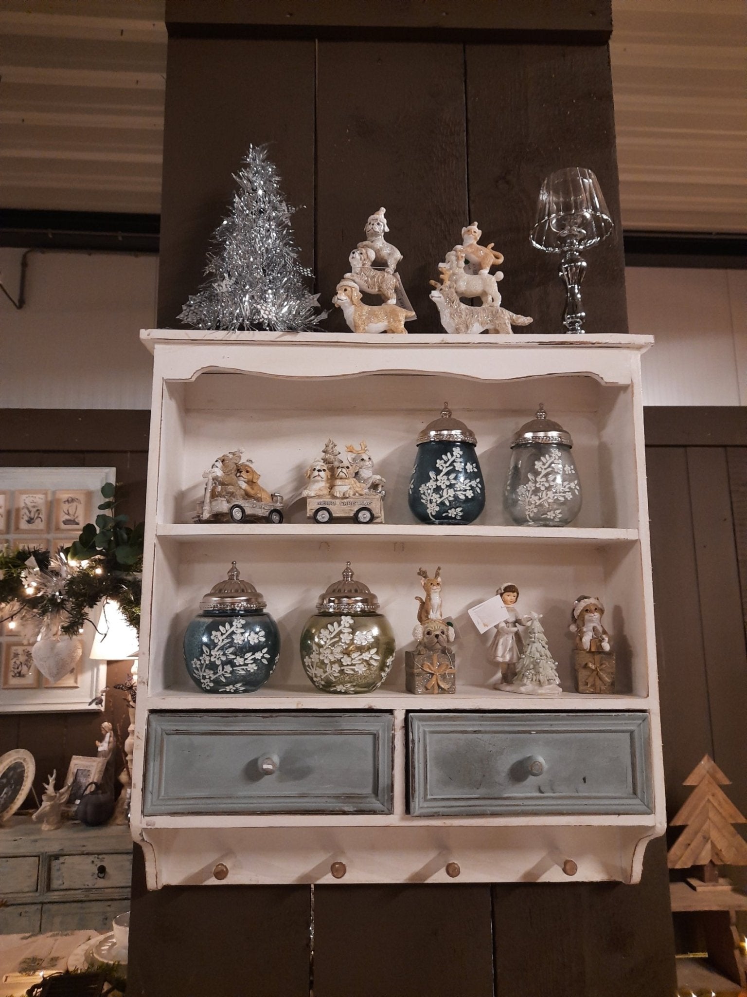 Wandregal Holz mit Schubladen & Haken - Shabby Chic Landhausstil Weiß, Braun {{ Shabby Chic und Landhaus Deko }} {{ www.Stein-Alt.de }}