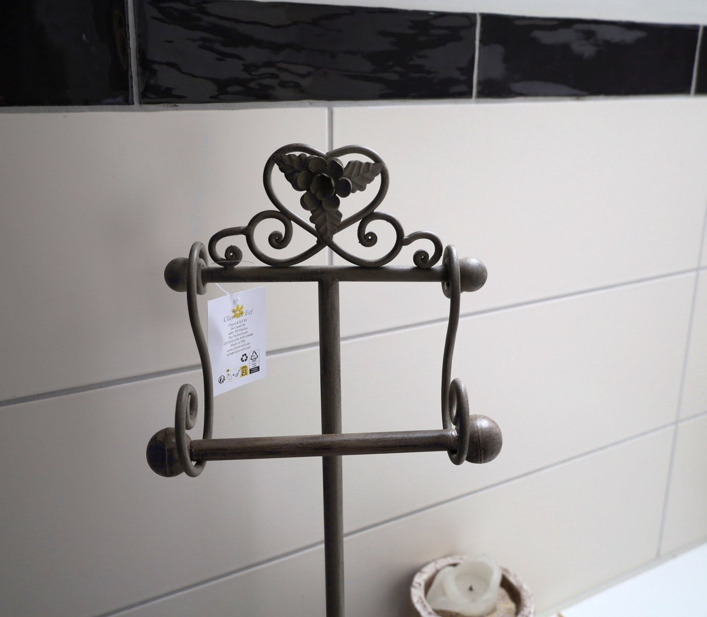 WC-Rollenhalter Shabby Chic Beige – Toilettenpapierständer im Landhausstil {{ Shabby Chic und Landhaus Deko }} {{ www.Stein-Alt.de }}