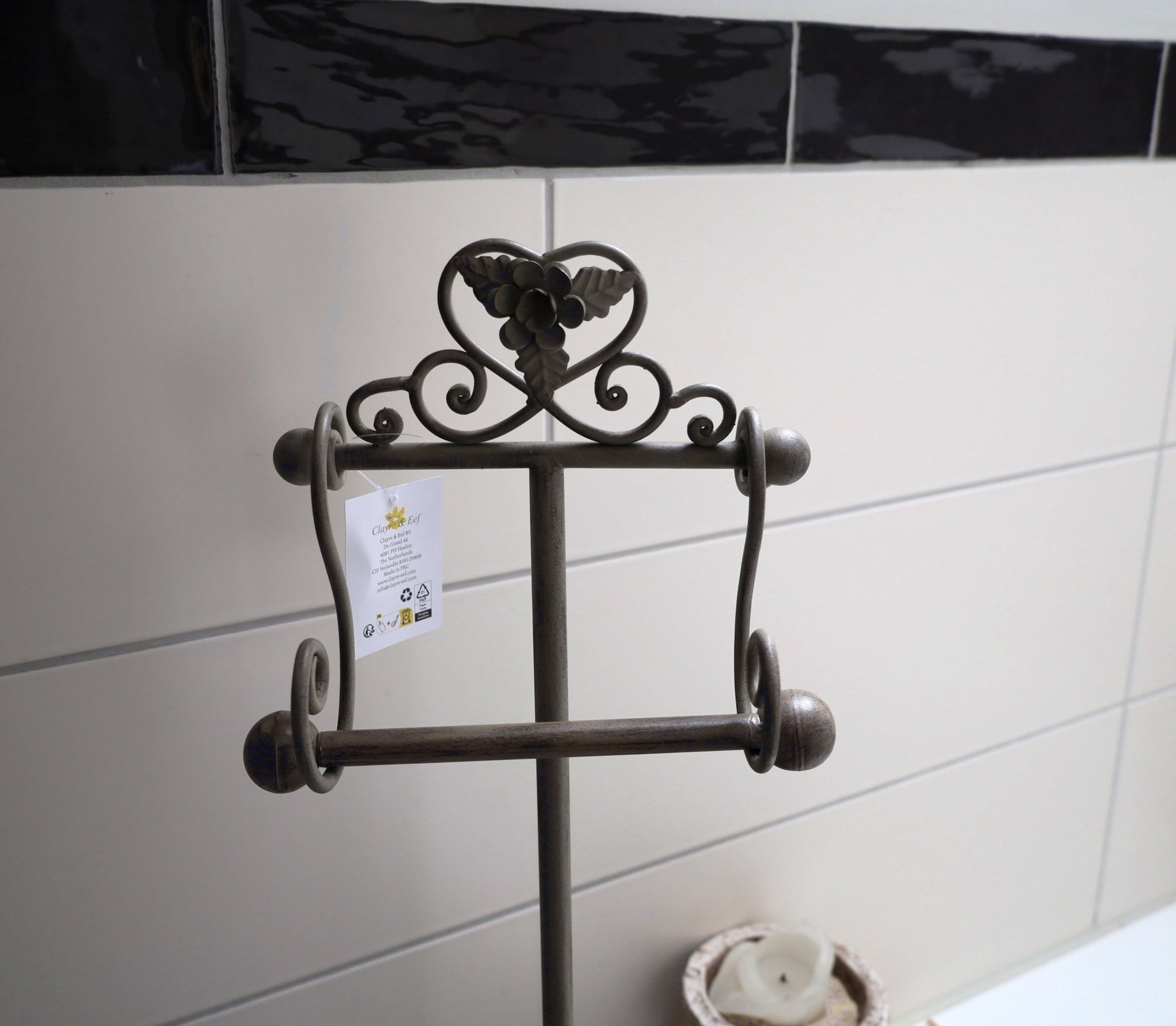 WC-Rollenhalter Shabby Chic Beige – Toilettenpapierständer im Landhausstil {{ Shabby Chic und Landhaus Deko }} {{ www.Stein-Alt.de }}