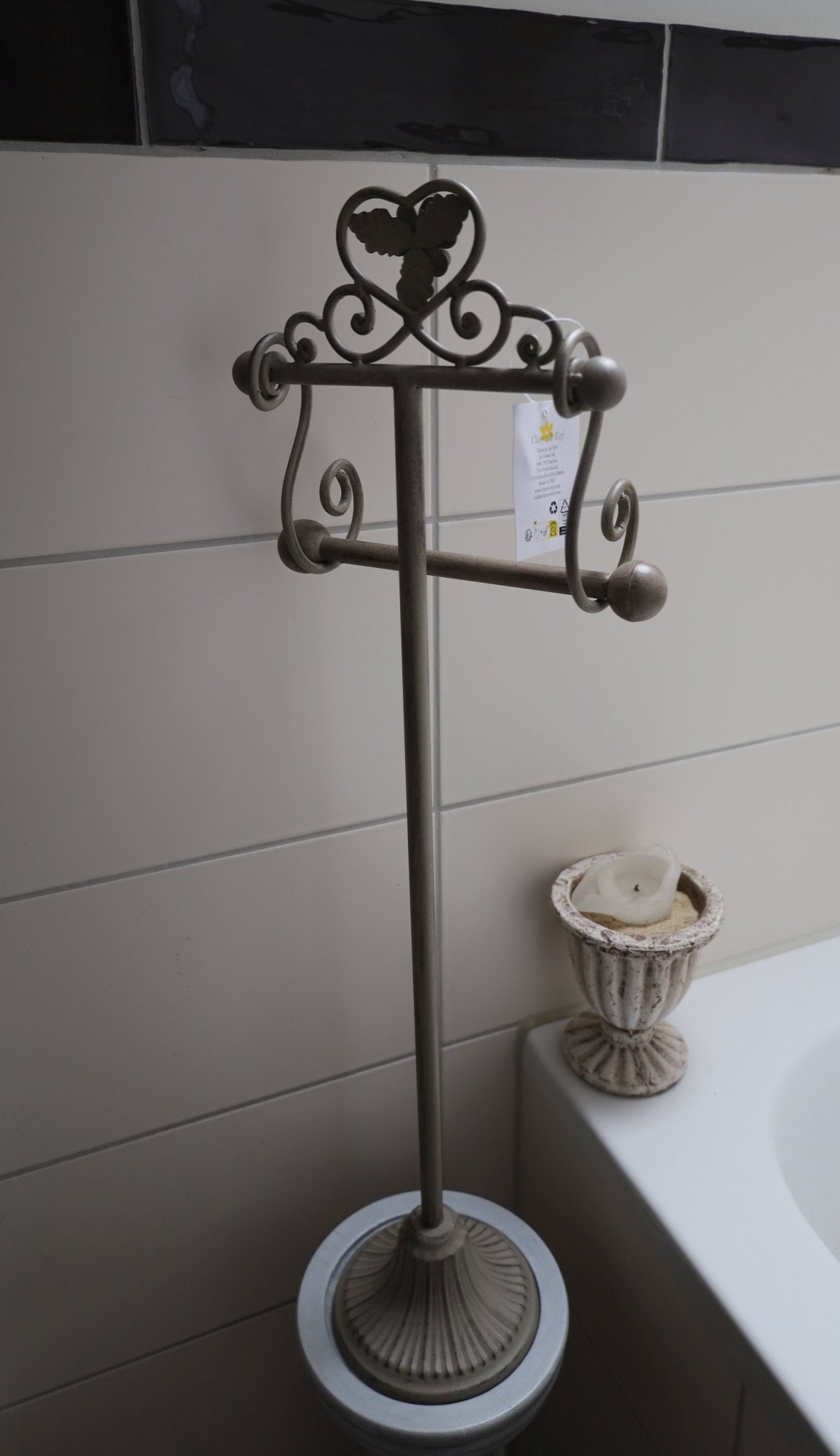 WC-Rollenhalter Shabby Chic Beige – Toilettenpapierständer im Landhausstil {{ Shabby Chic und Landhaus Deko }} {{ www.Stein-Alt.de }}