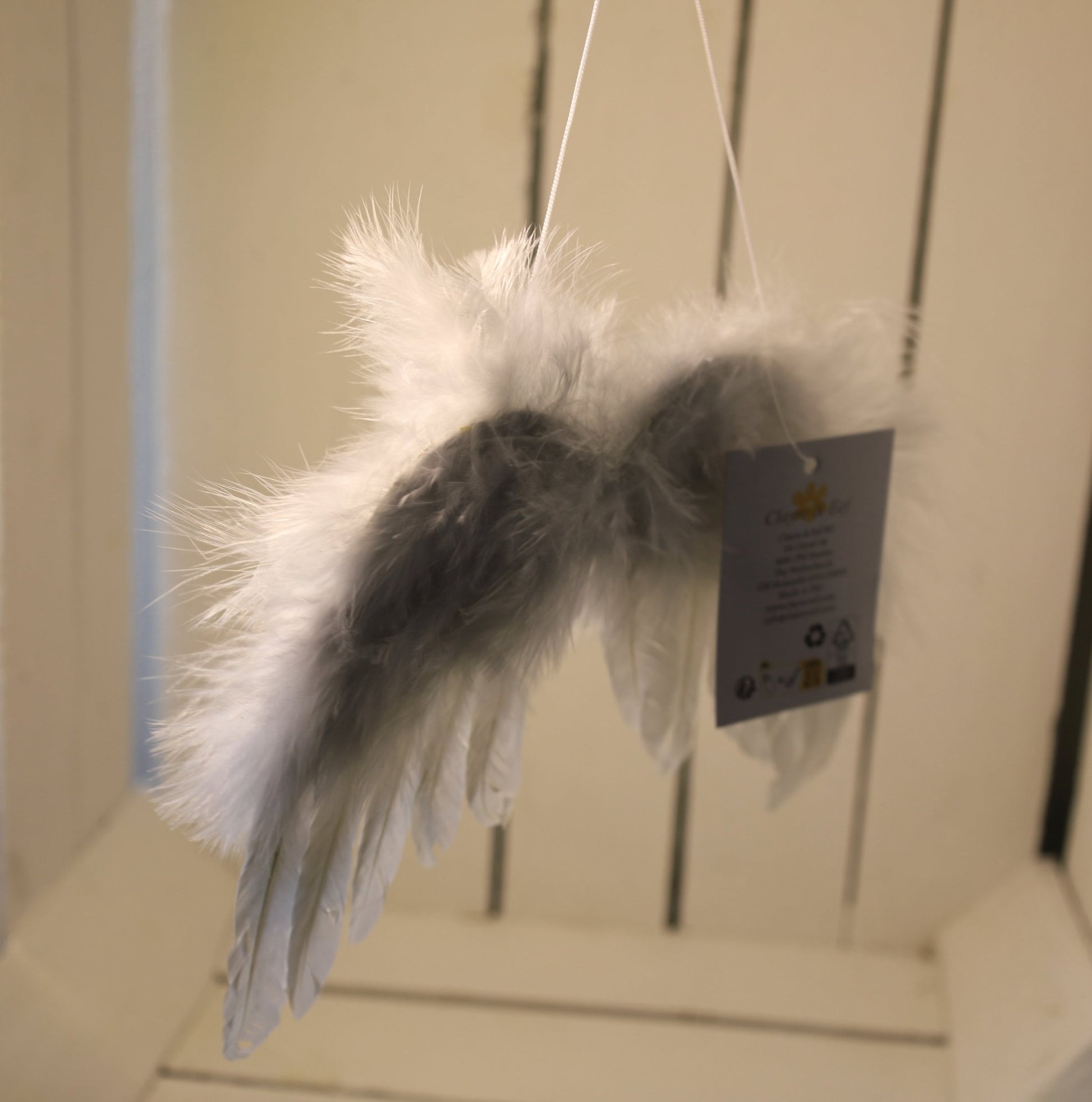 Weihnachtsanhänger Engelsflügel Weiß aus Federn 20x17 cm - Landhausstil {{ Shabby Chic und Landhaus Deko }} {{ www.Stein-Alt.de }}