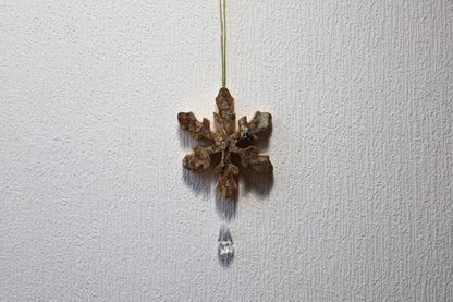 Dekoanhänger Winterliche Holzanhänger – Rentier, Schneeflocke, Stern | Rindenholz Weihnachtsdeko Shabby Chic und Landhaus Deko bei www.Stein-Alt.de