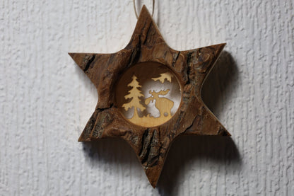 Dekoanhänger Winterliche Holzanhänger – Rentier, Schneeflocke, Stern | Rindenholz Weihnachtsdeko Shabby Chic und Landhaus Deko bei www.Stein-Alt.de