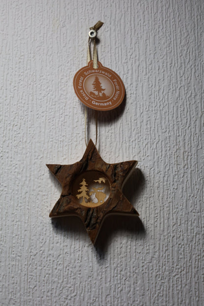 Dekoanhänger Winterliche Holzanhänger – Rentier, Schneeflocke, Stern | Rindenholz Weihnachtsdeko Shabby Chic und Landhaus Deko bei www.Stein-Alt.de
