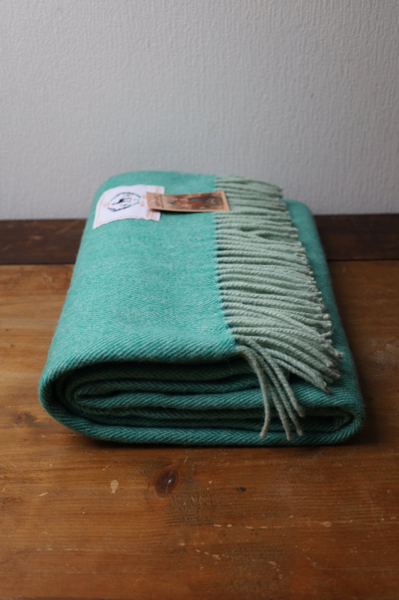 Wolldecke Grünblau Herringbone – 100% Recycelte Wolle Kuscheldecke {{ Shabby Chic und Landhaus Deko }} {{ www.Stein-Alt.de }}